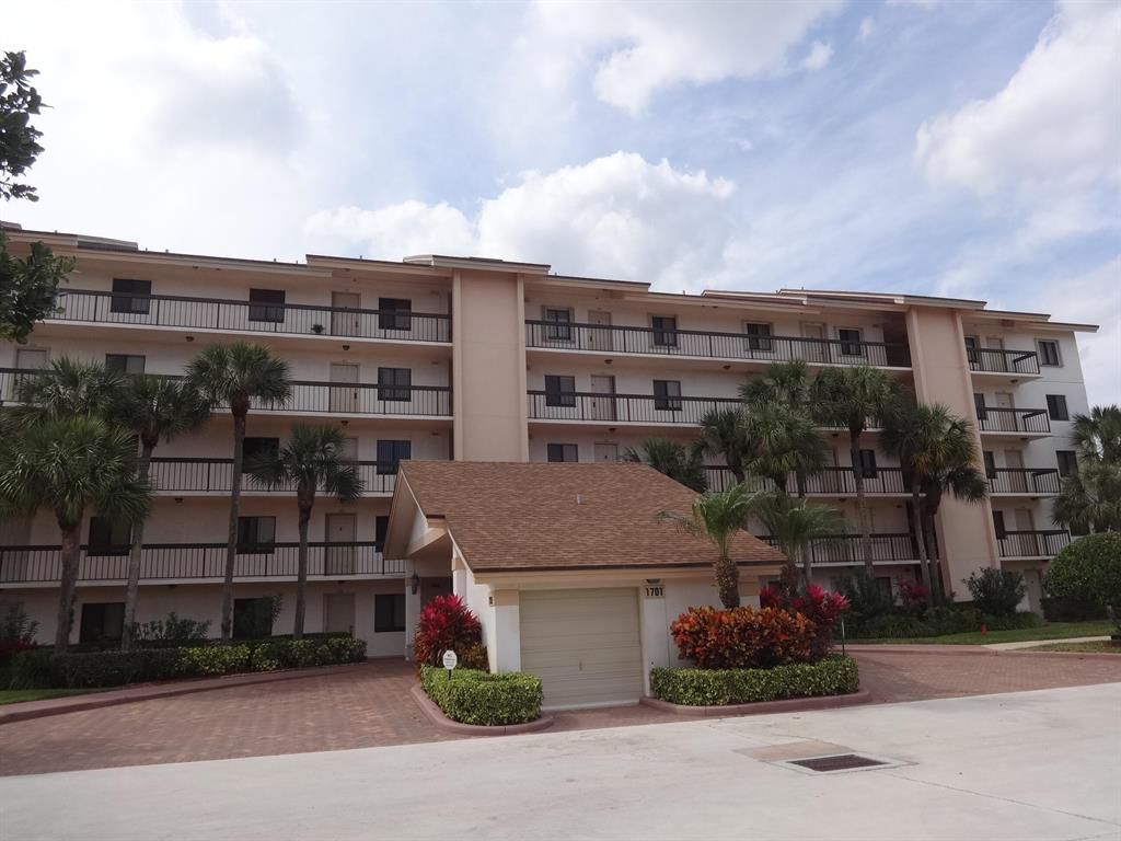 Photo of 1701 Marina Isle 306 Way #306, Jupiter, FL 33477 (MLS # R10763037)