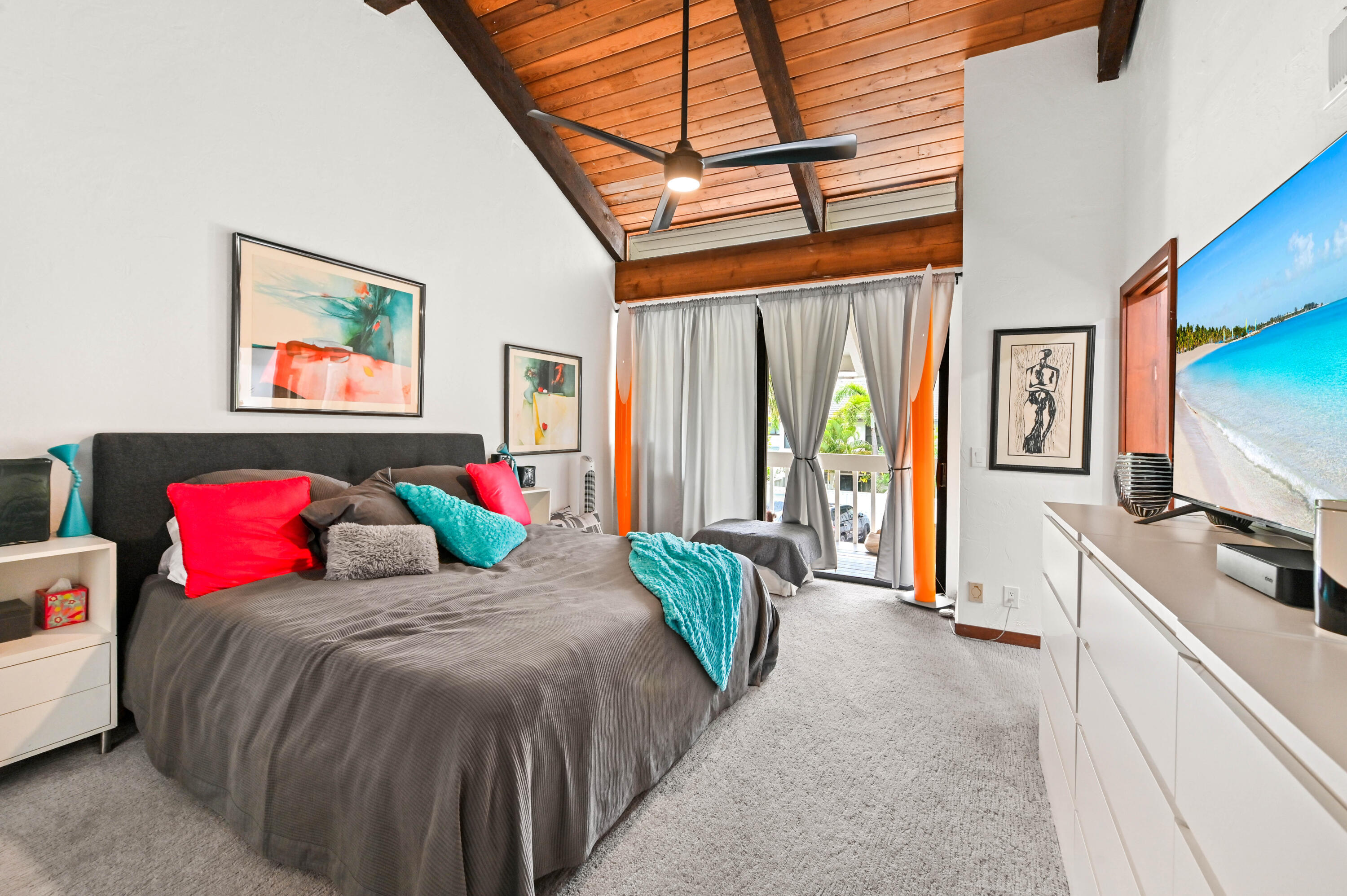SAUSALITO TOWNHOUSES - Residential