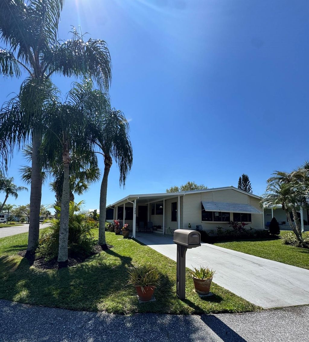 Photo of 14299 Dalia Avenue, Fort Pierce, FL 34951 (MLS # R11070998)