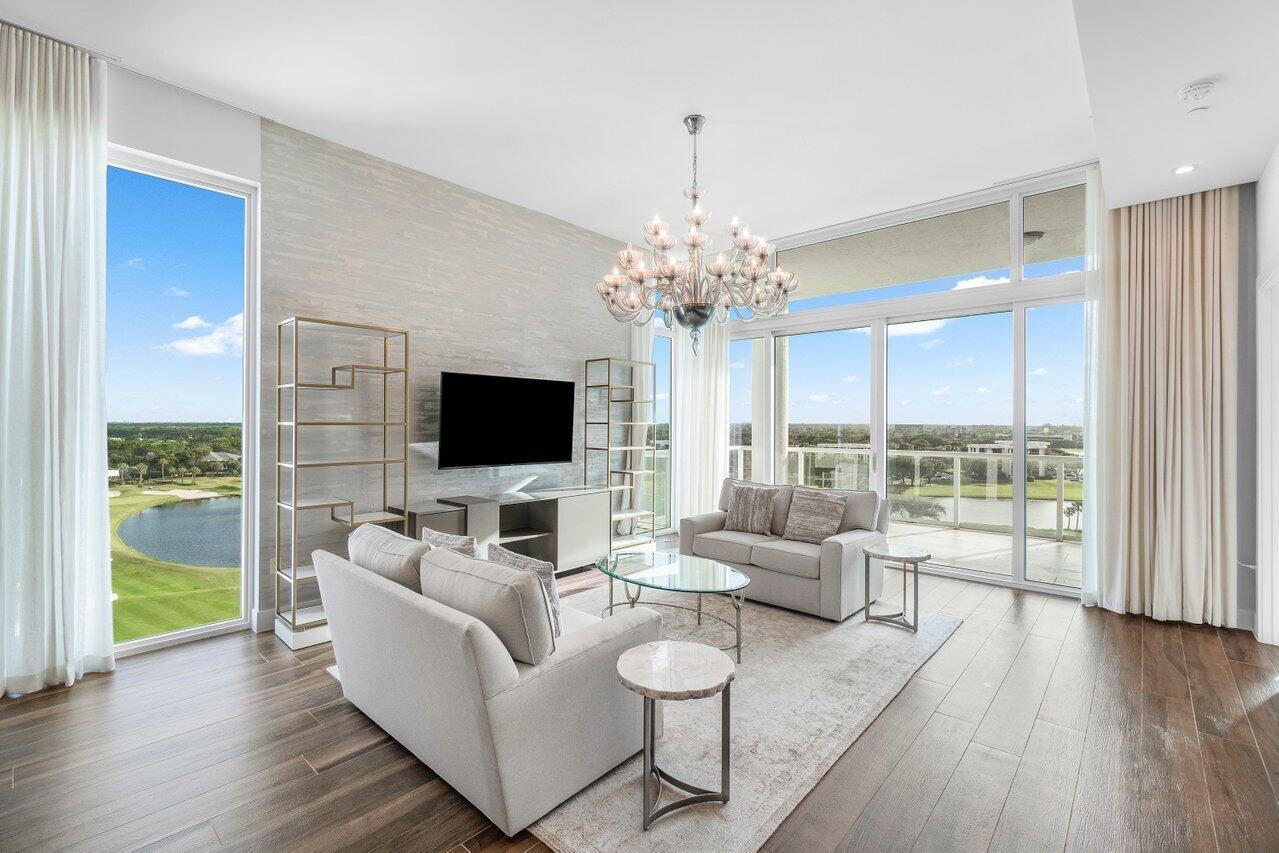 AKOYA AT BOCA WEST COUNTR - Residential