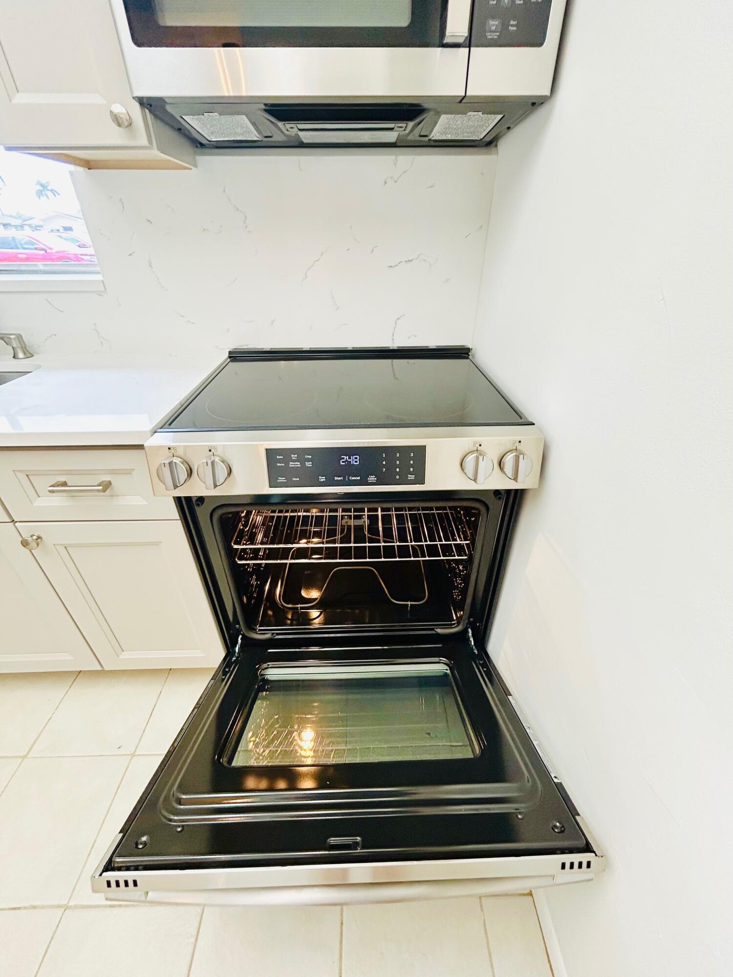 CRESTHAVEN VILLAS 4 CONDO - Residential