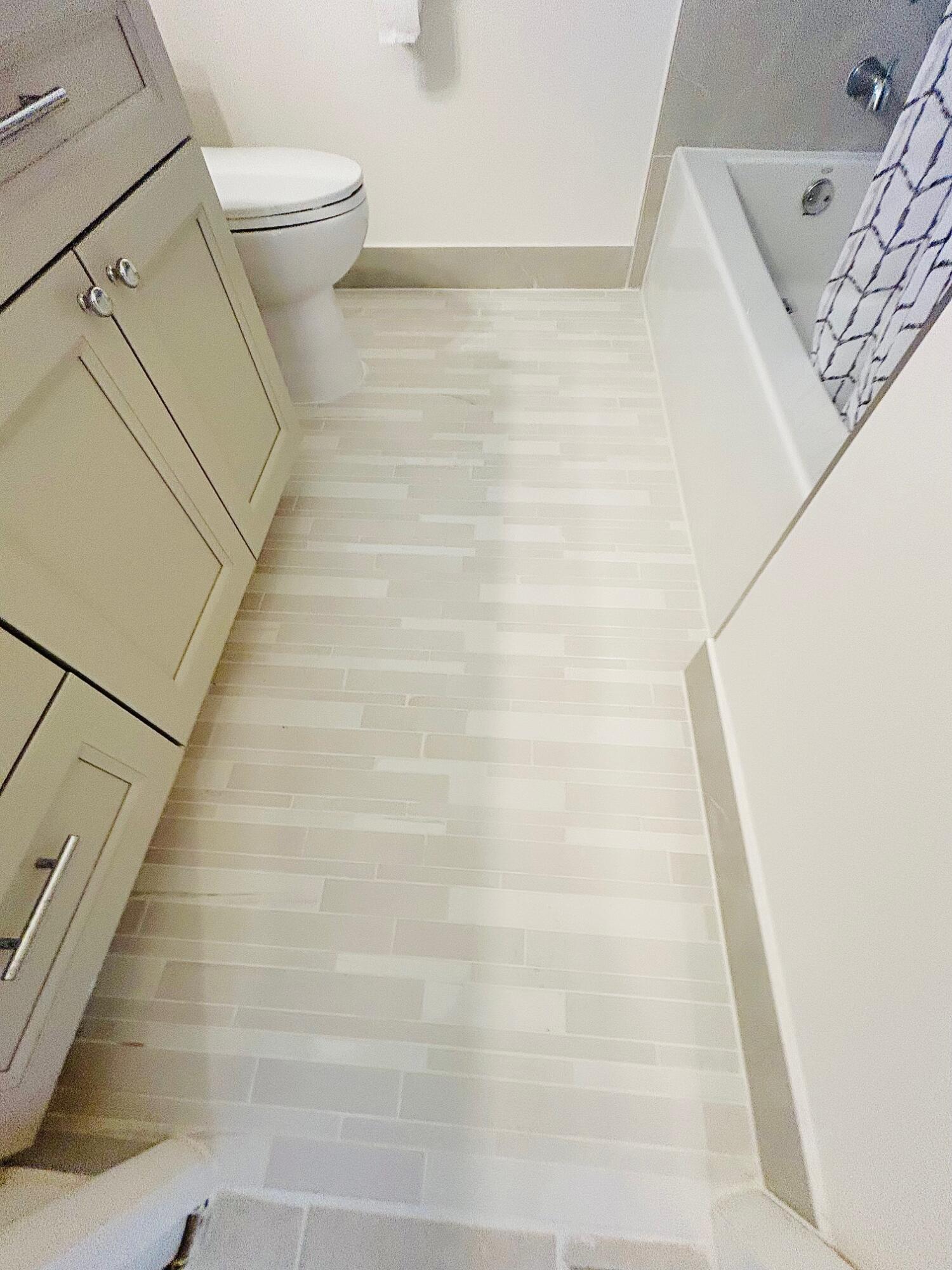 CRESTHAVEN VILLAS 4 CONDO - Residential