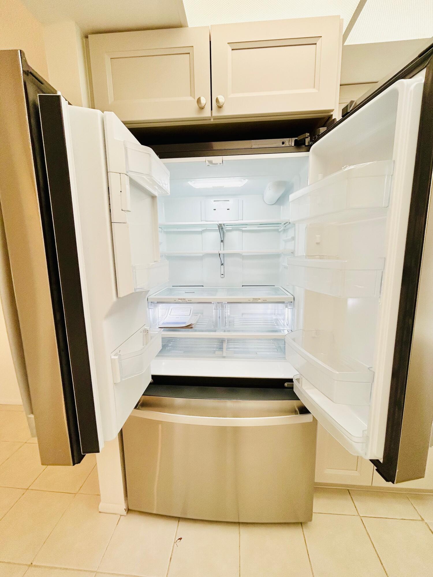 CRESTHAVEN VILLAS 4 CONDO - Residential