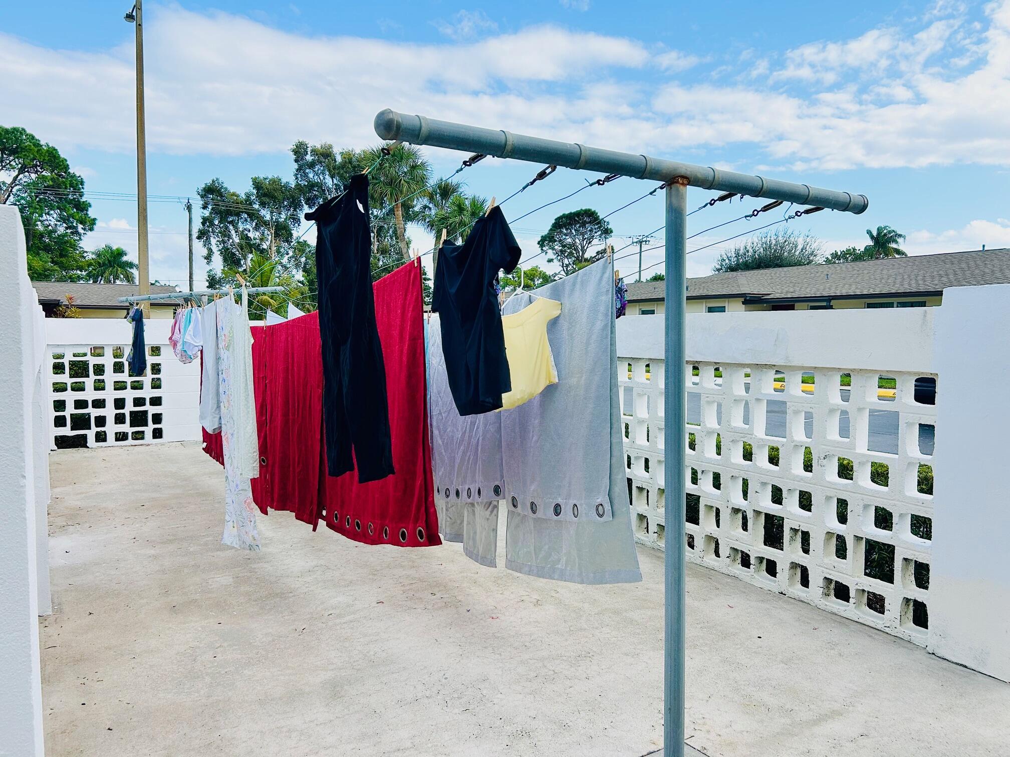 CRESTHAVEN VILLAS 4 CONDO - Residential