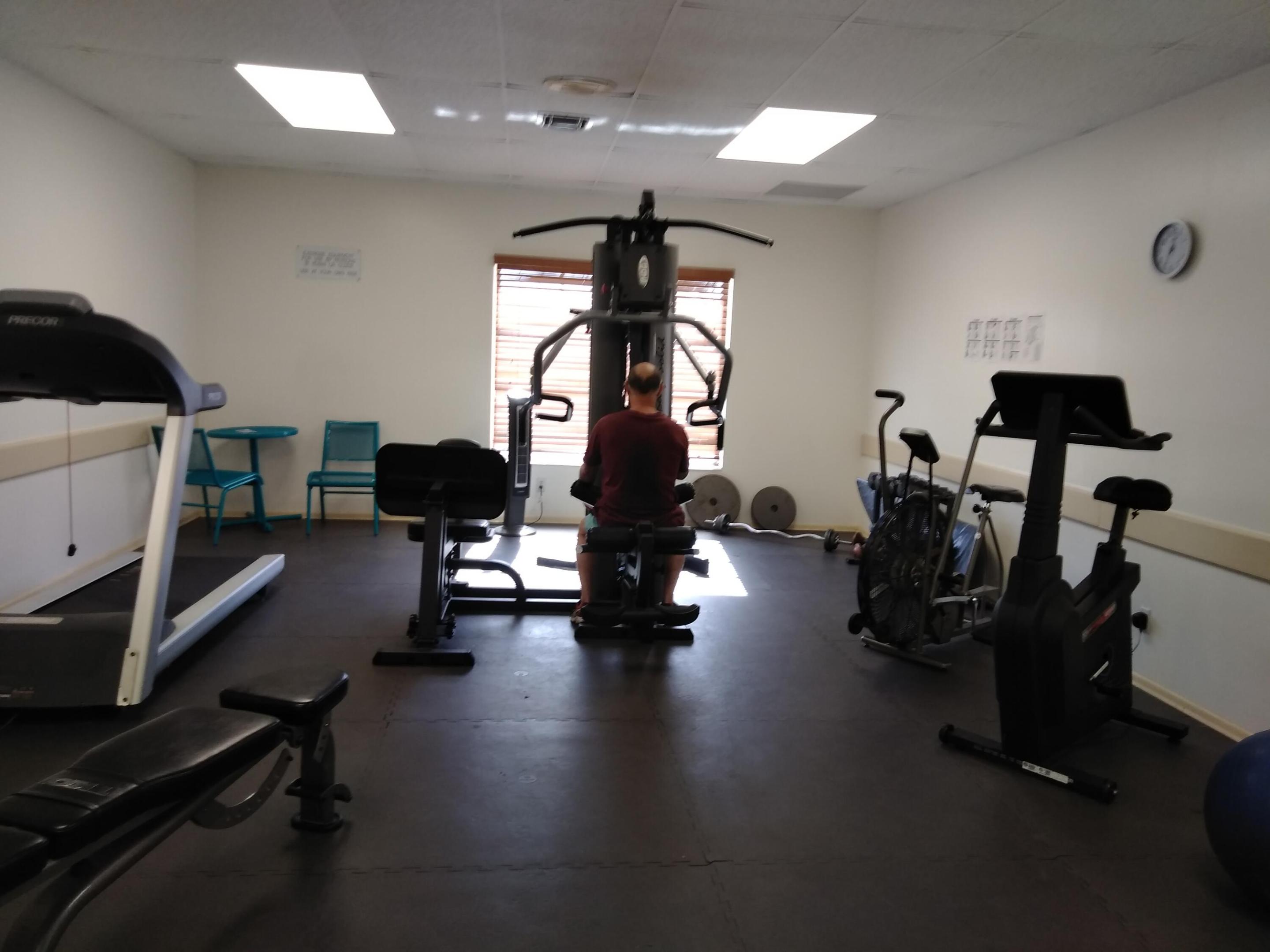 CRESTHAVEN VILLAS 4 CONDO - Residential