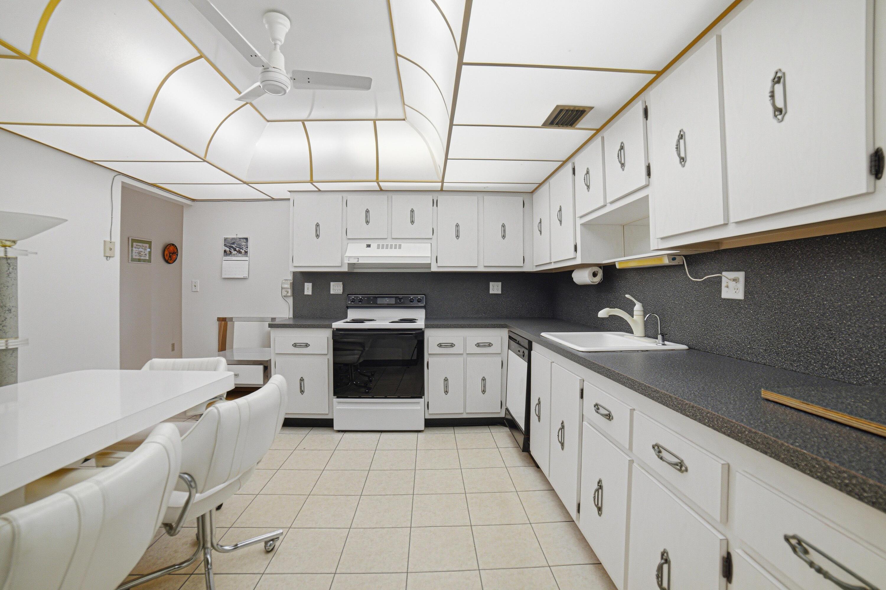 OLYMPUS CONDO PHASE - Residential