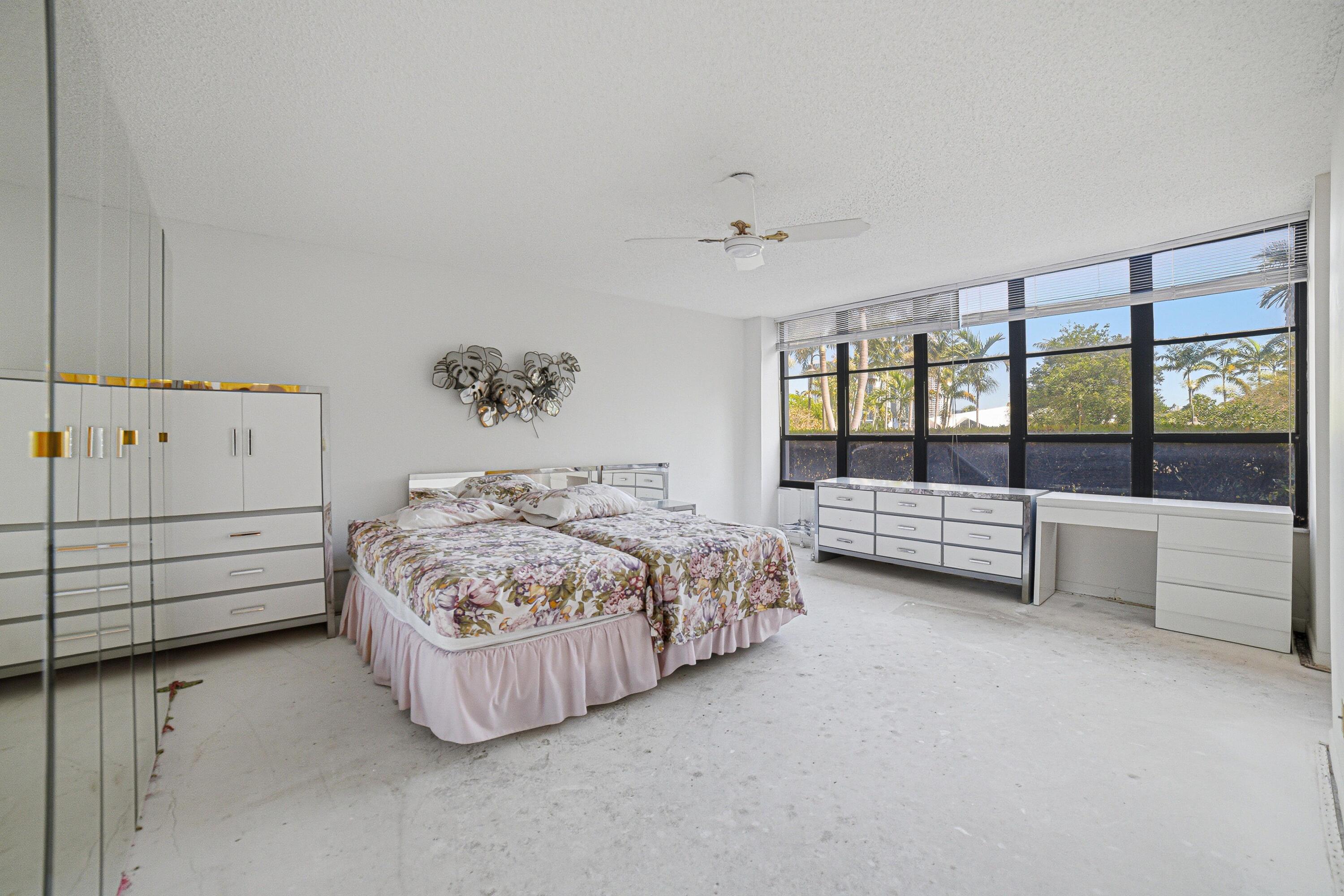 OLYMPUS CONDO PHASE - Residential