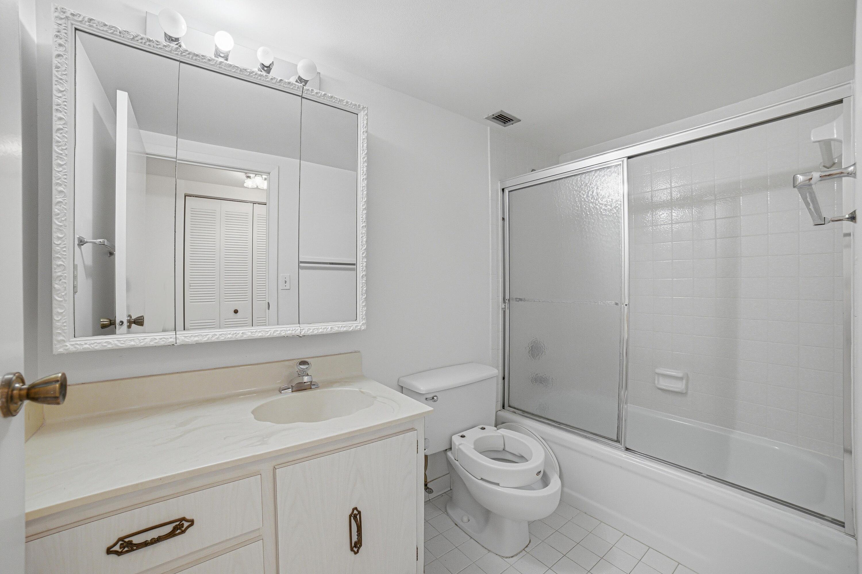 600 Three Islands Boulevard 121