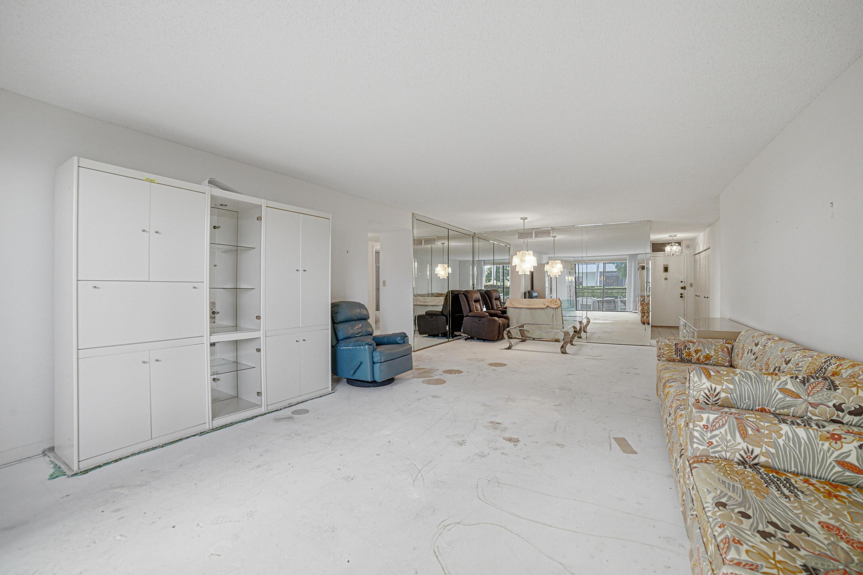 OLYMPUS CONDO PHASE - Residential