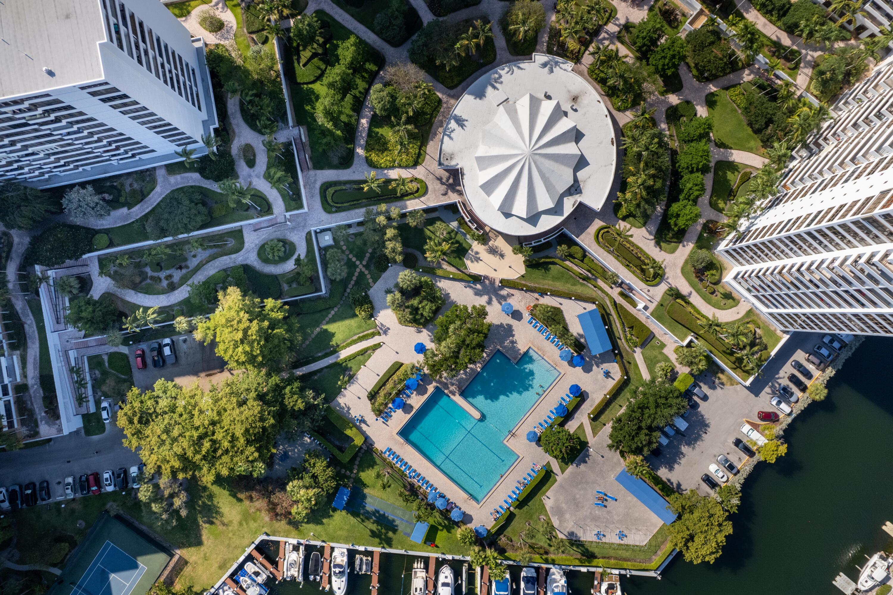 OLYMPUS CONDO PHASE - Residential
