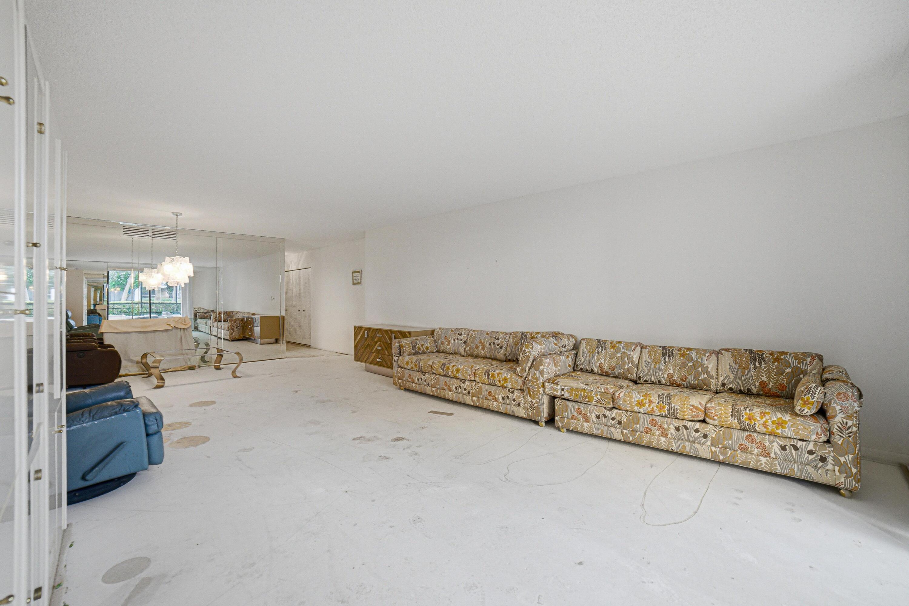 OLYMPUS CONDO PHASE - Residential
