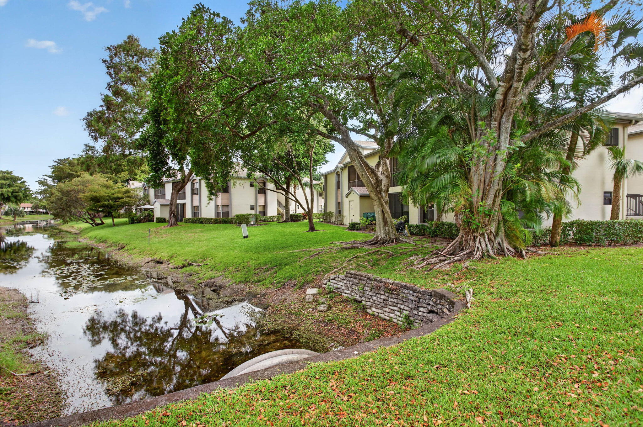 BAYWOOD VILLAGE III-B CONDO - Residential
