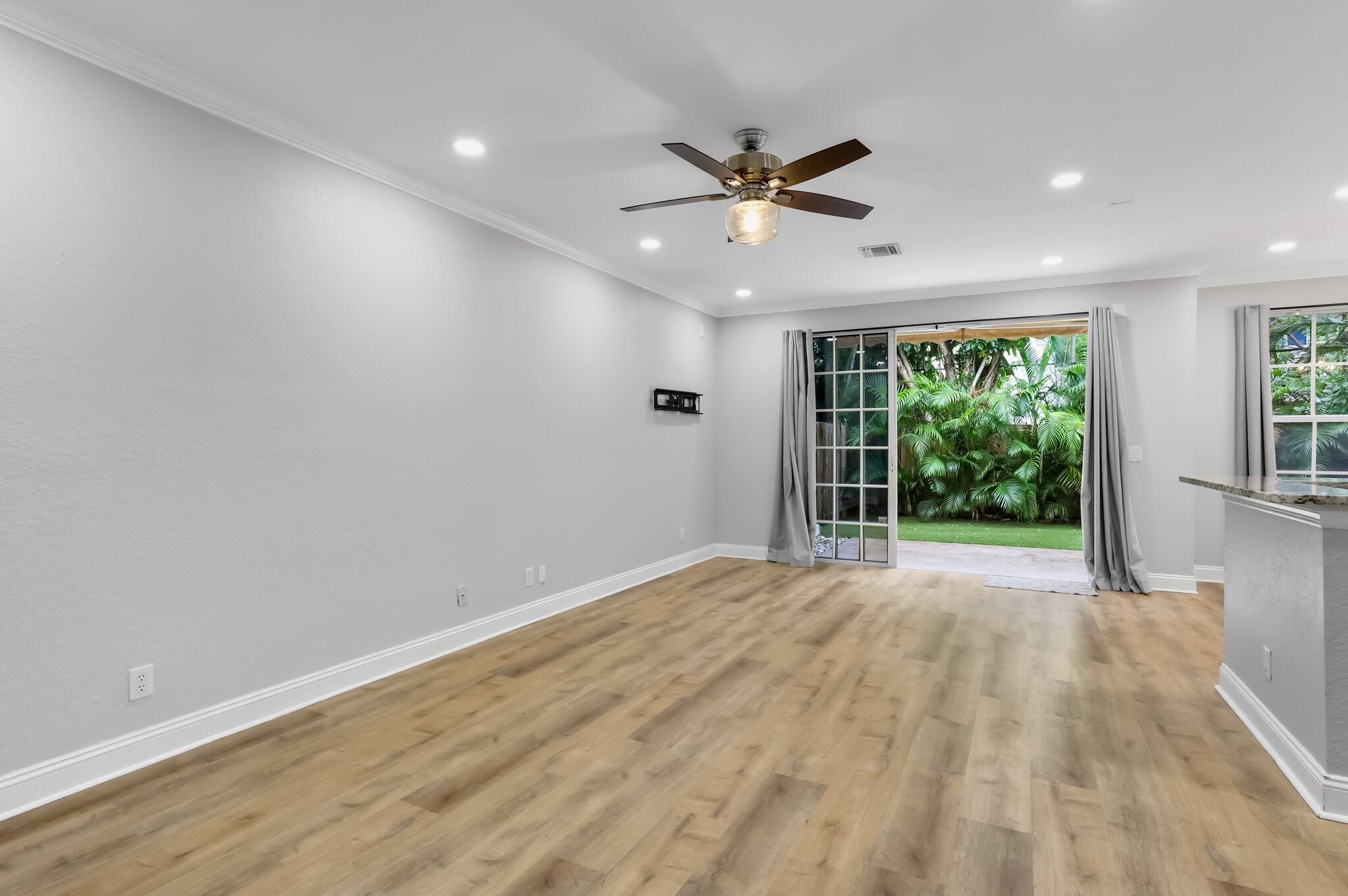 330 SW 8th Street 15