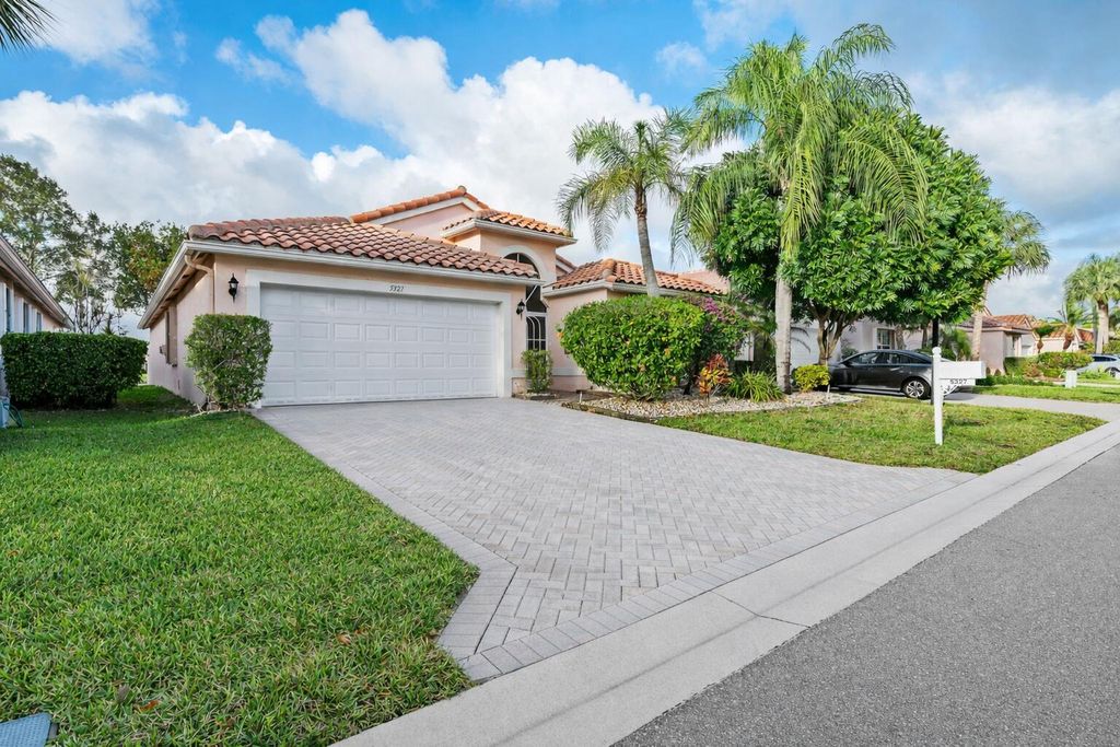Photo of 5327 Wycombe Avenue, Boynton Beach, FL 33437 (MLS # R11169459)