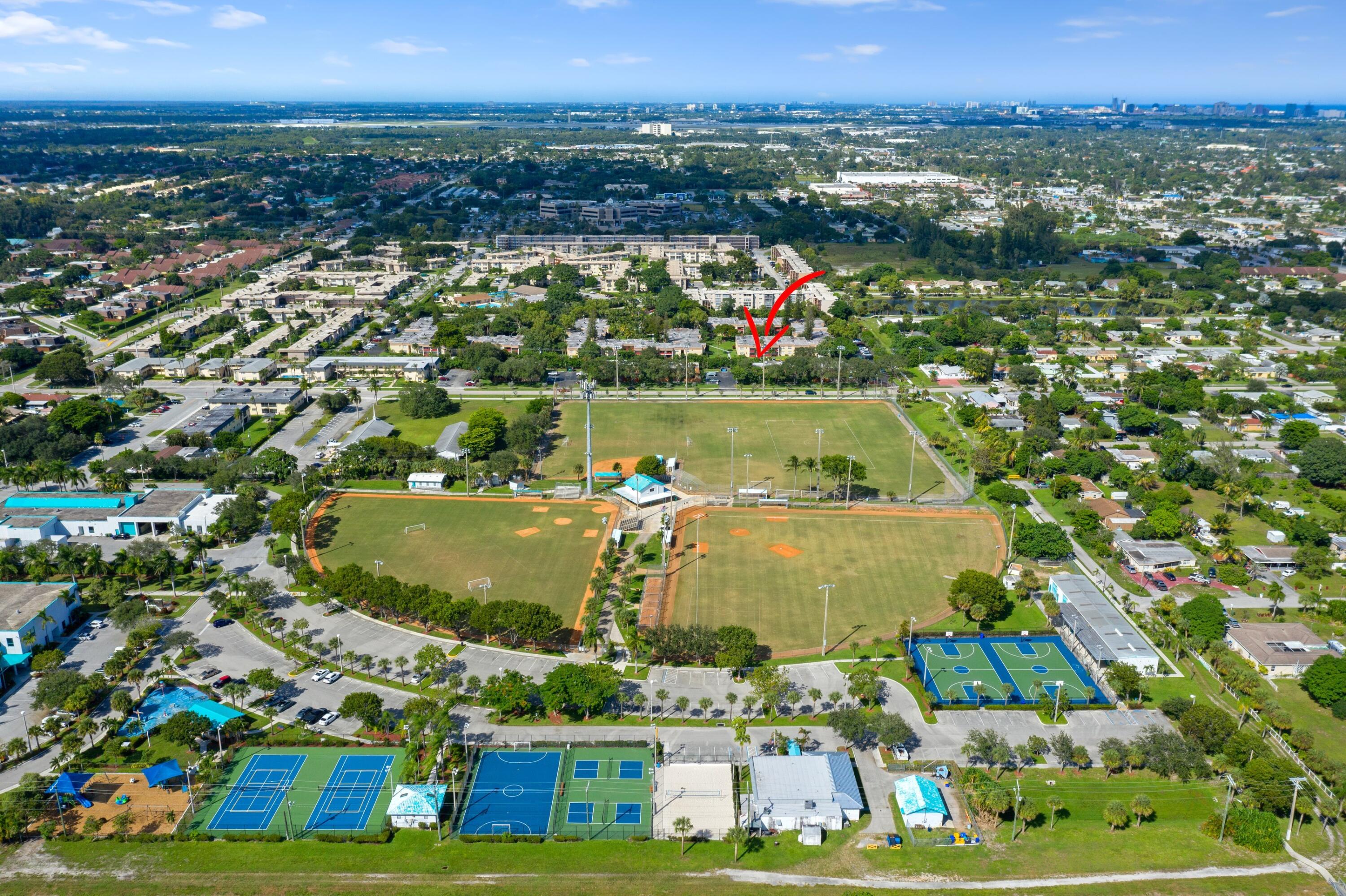 PALM SPRINGS TOWNHOMES AS - Residential Lease