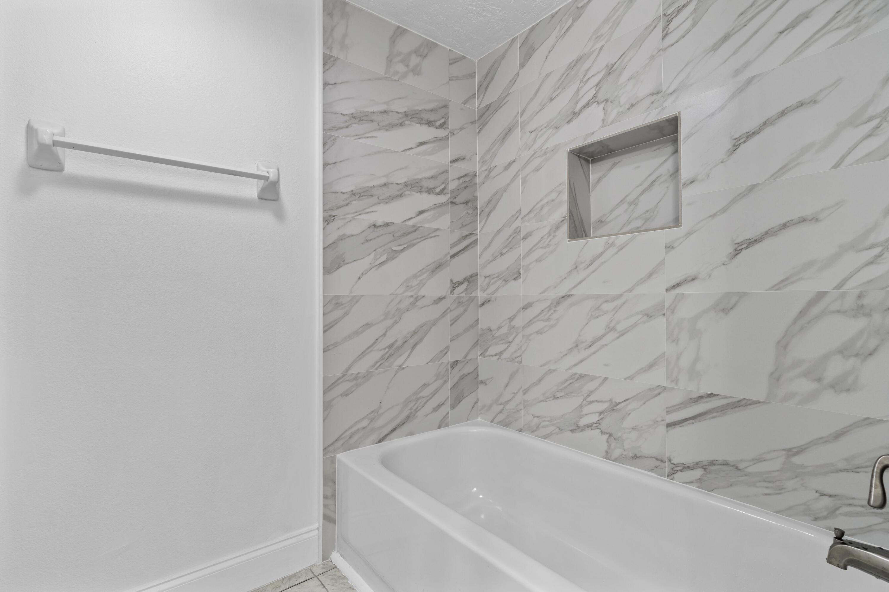 PALM SPRINGS TOWNHOMES AS - Residential Lease