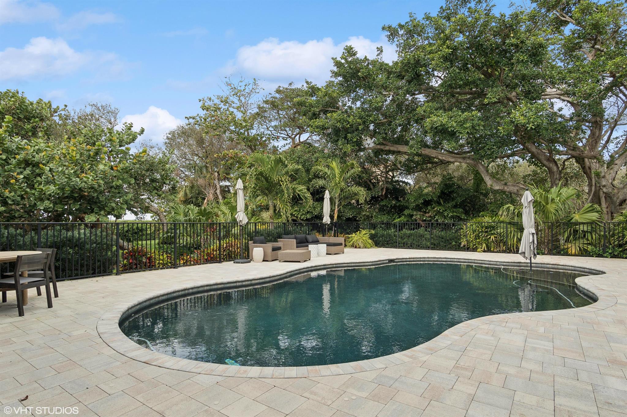 BUTTONWOOD - Residential