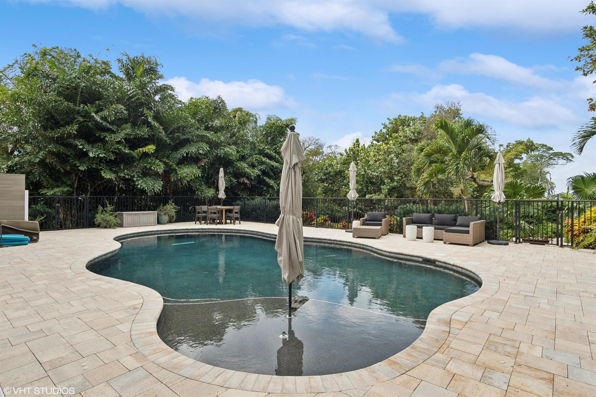 BUTTONWOOD - Residential