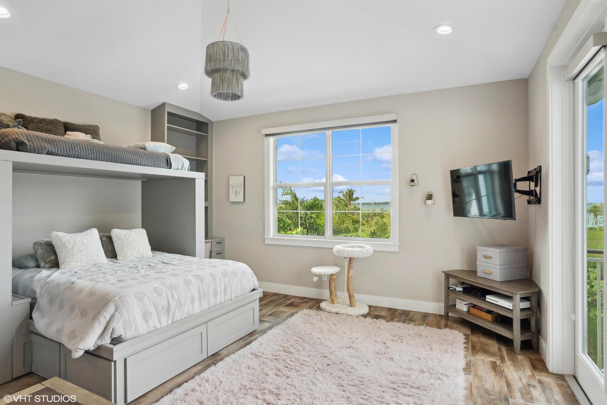 BUTTONWOOD - Residential