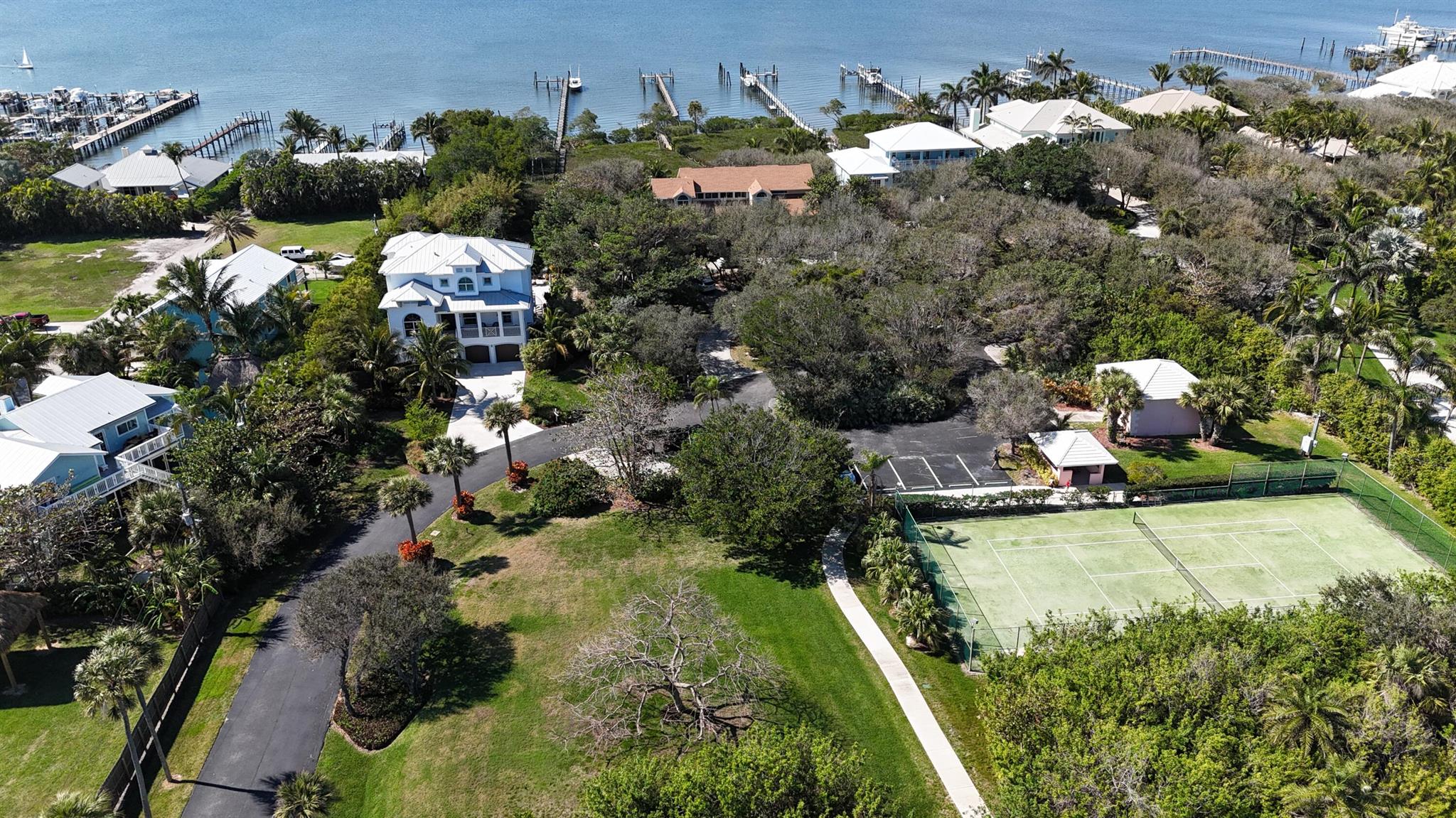 BUTTONWOOD - Residential