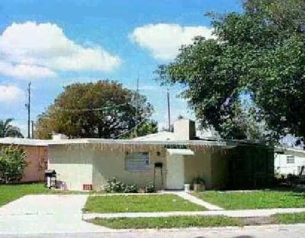 Photo of 2025 Delphia Street #3, West Palm Beach, FL 33401 (MLS # R11121415)