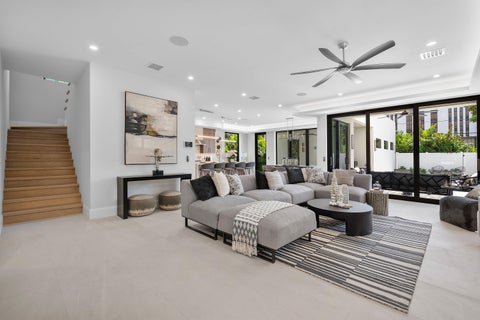 Tiny photo for 725 SE 4th Avenue, Delray Beach, FL 33483 (MLS # B26090710)