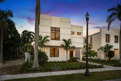 Tiny photo for 725 SE 4th Avenue, Delray Beach, FL 33483 (MLS # B26090710)