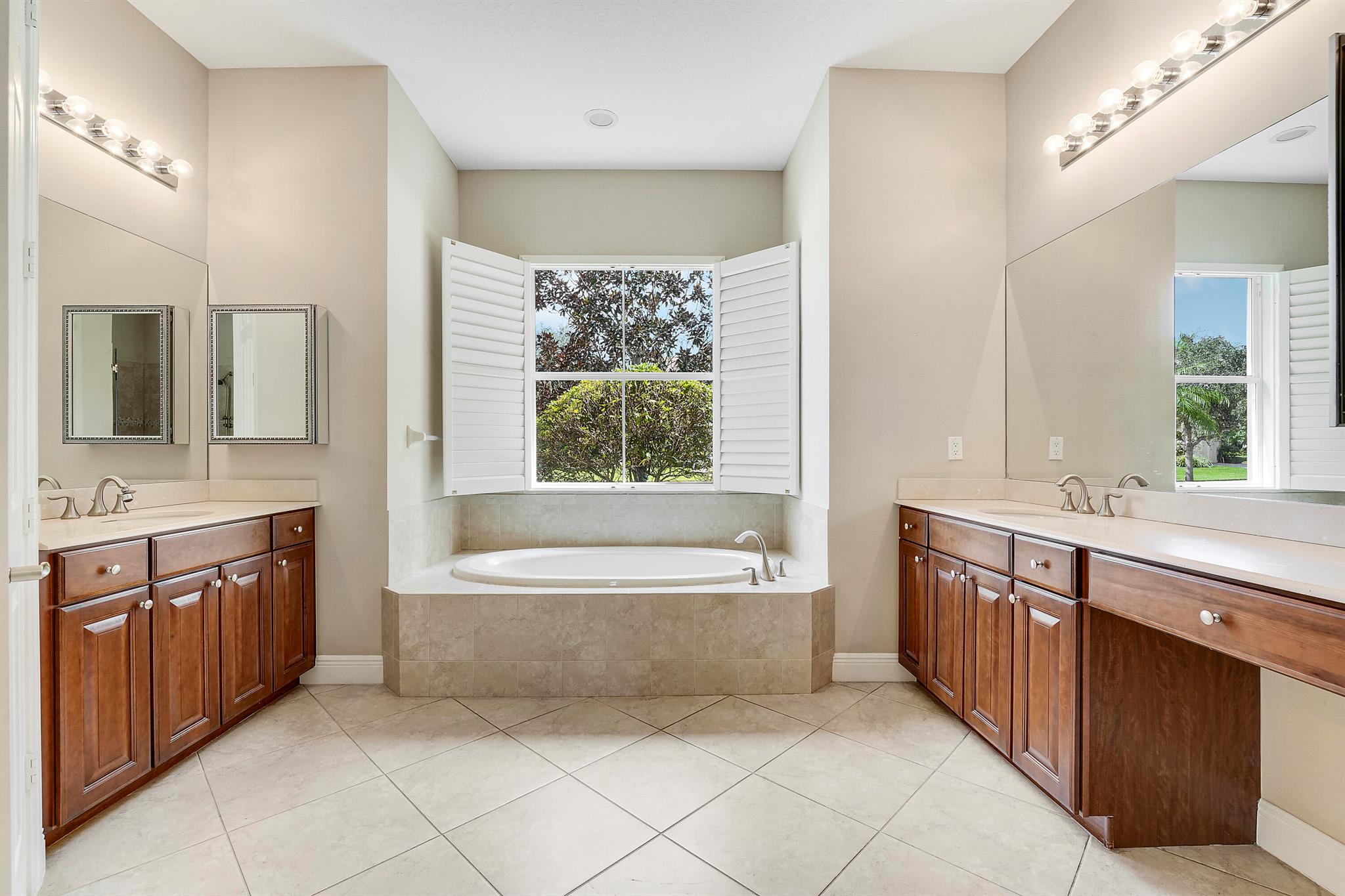 TRES BELLE - Residential