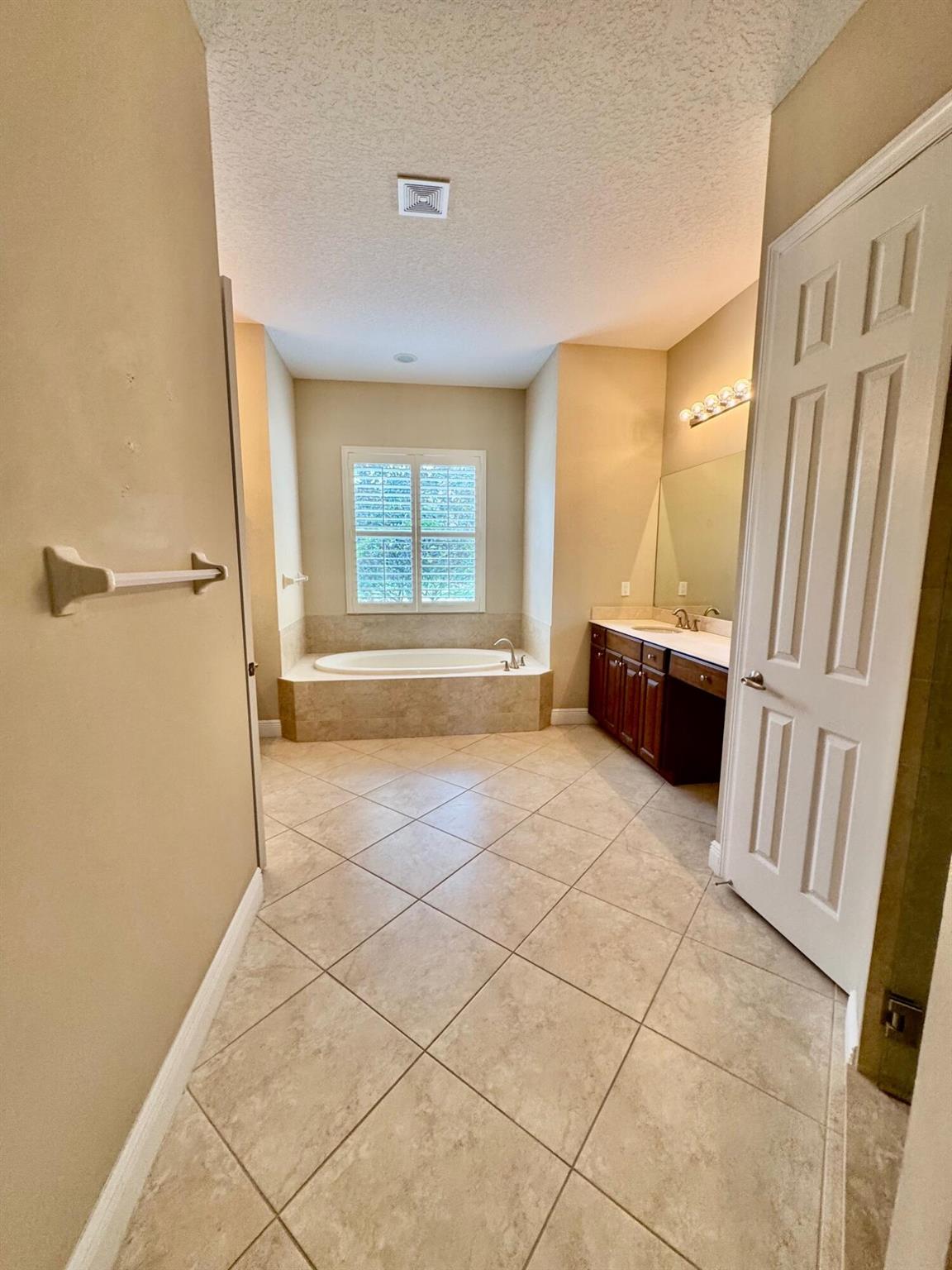 TRES BELLE - Residential