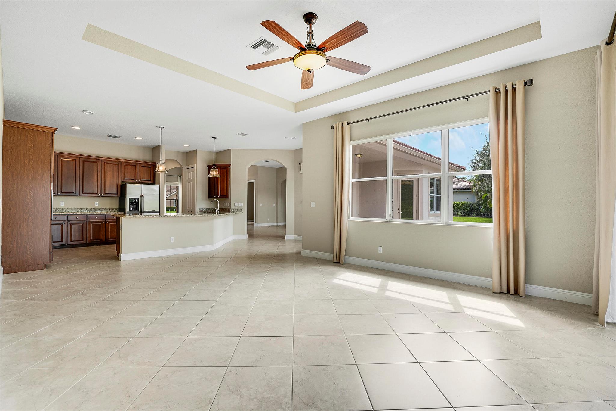 TRES BELLE - Residential