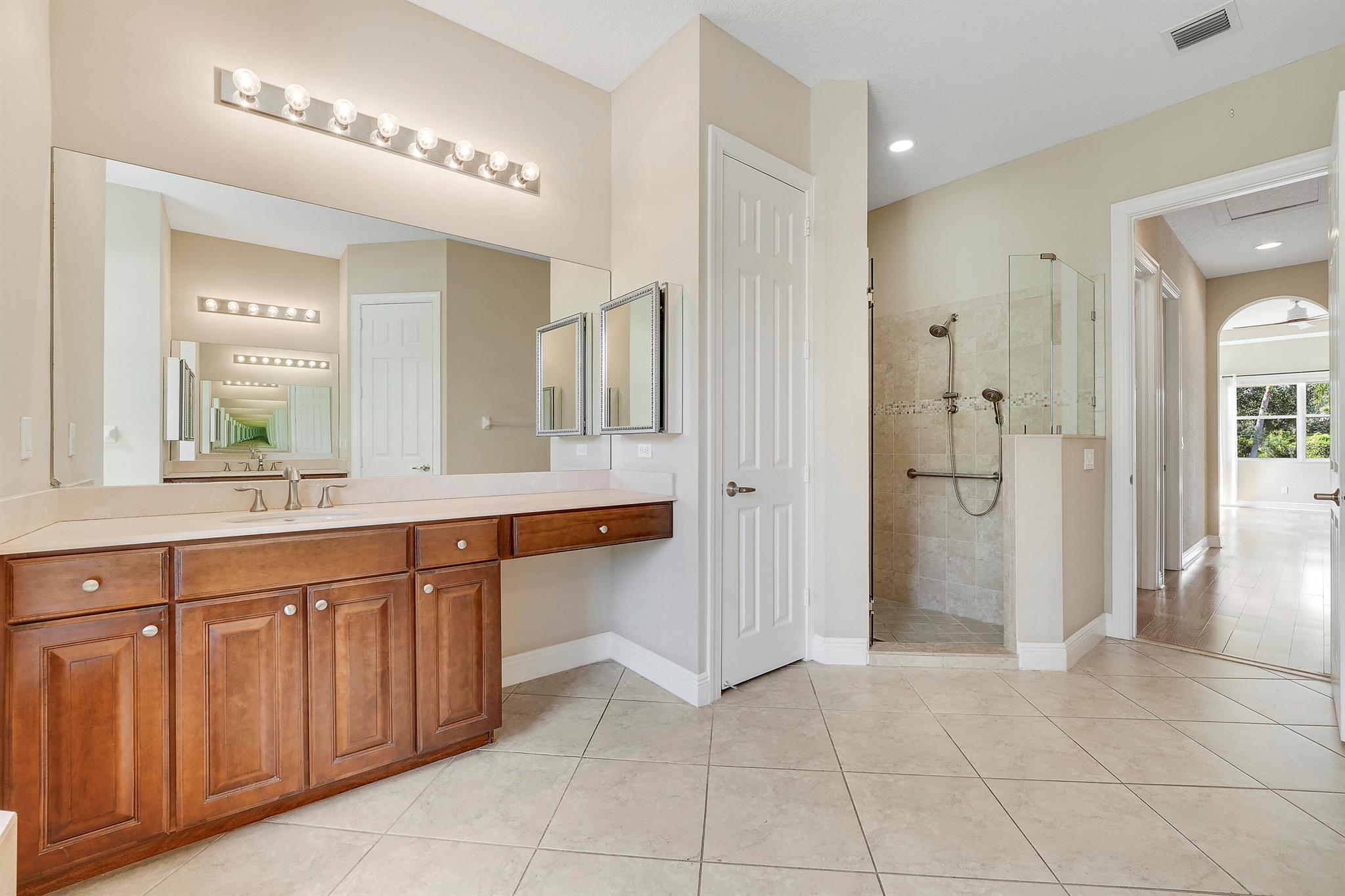 TRES BELLE - Residential