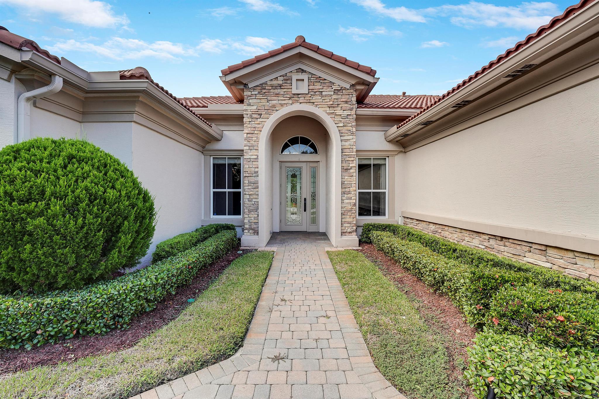 TRES BELLE - Residential