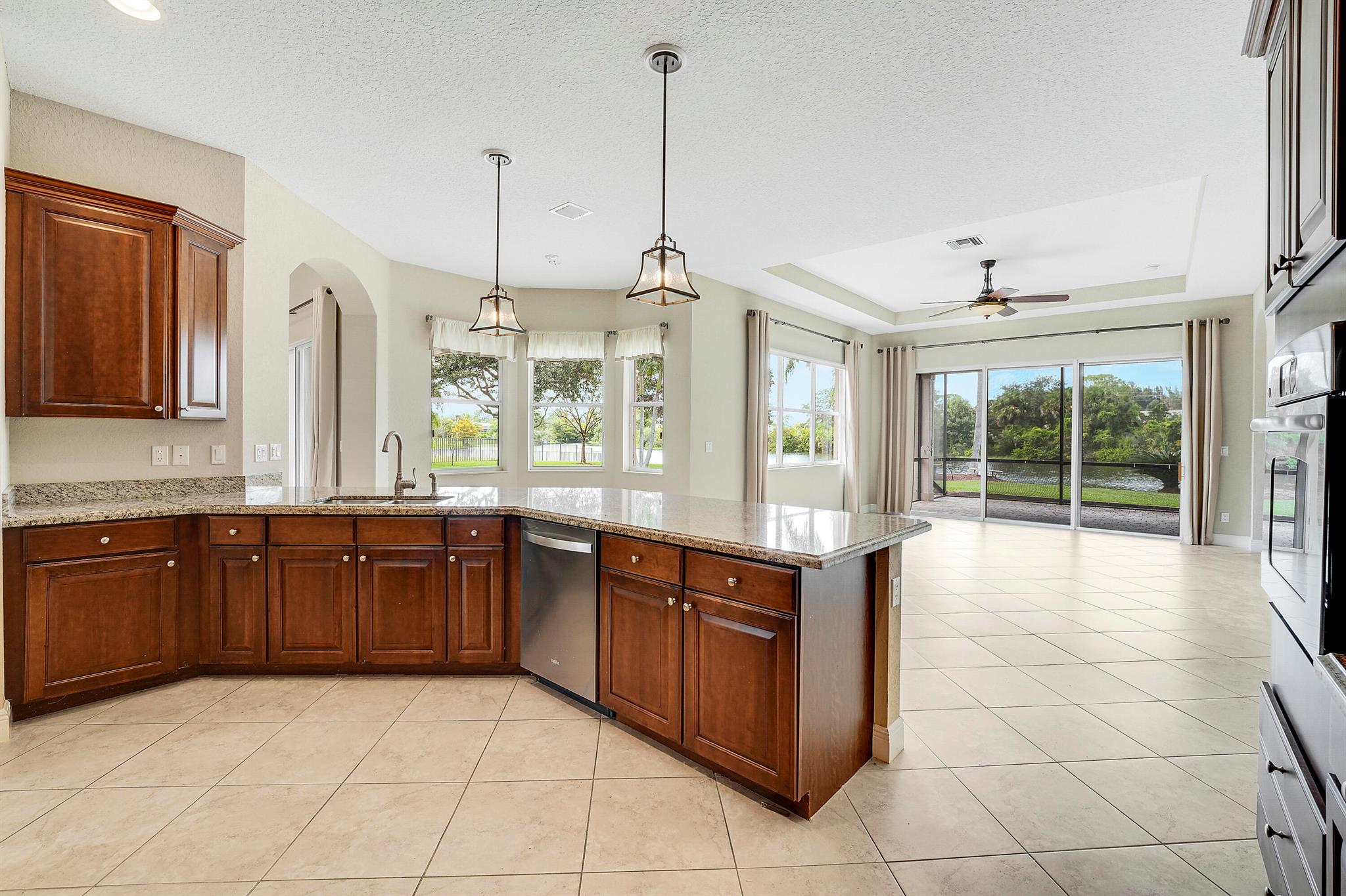 TRES BELLE - Residential