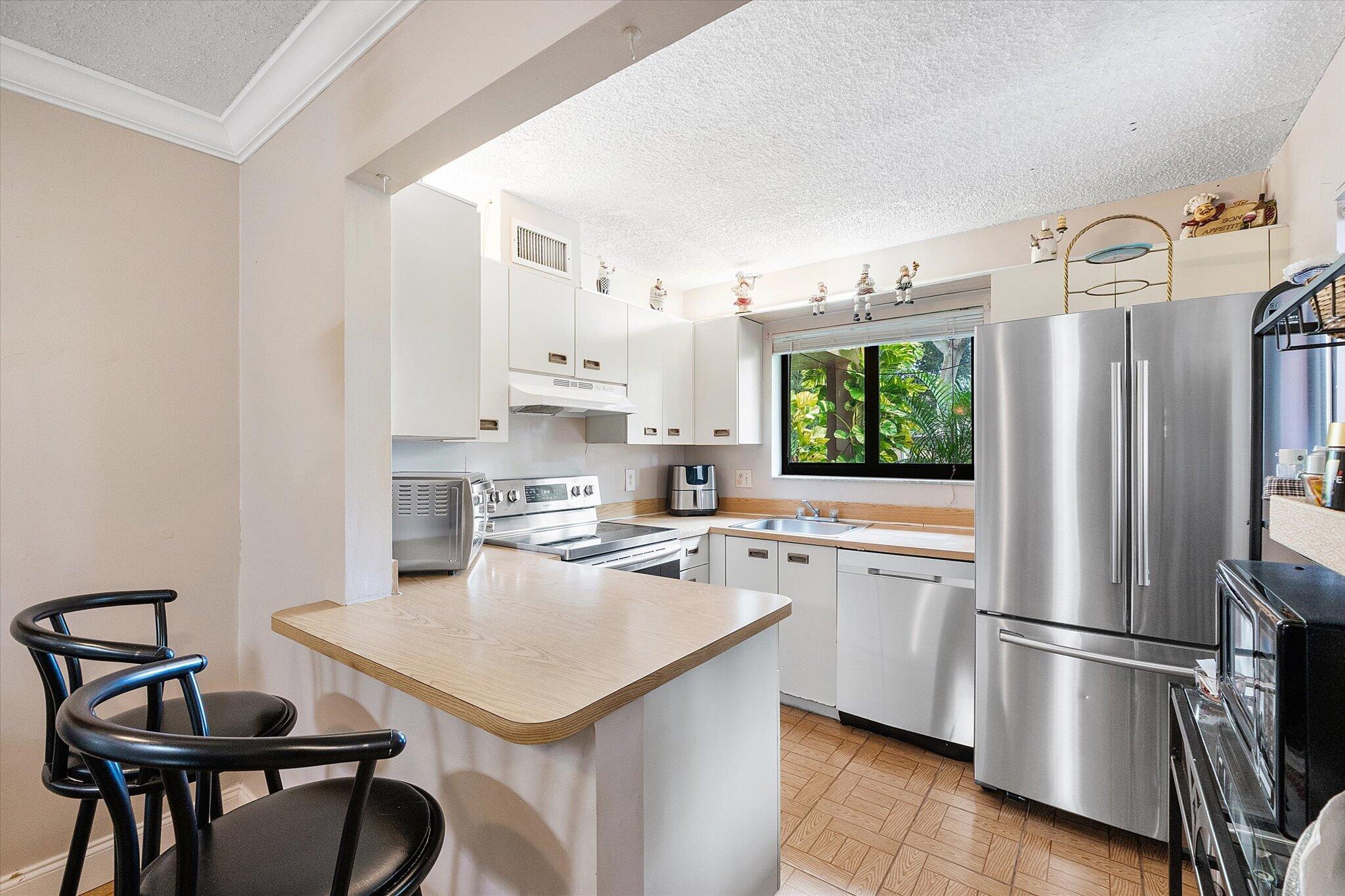 2358 NW 39TH Avenue