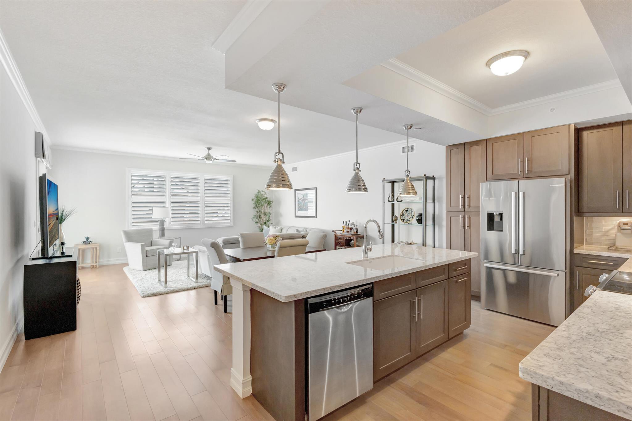 444 Bay Colony Drive N