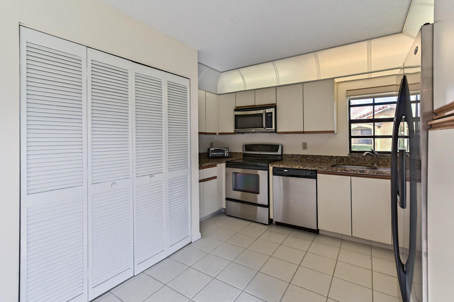 THORNHILL GLEN - Residential Lease