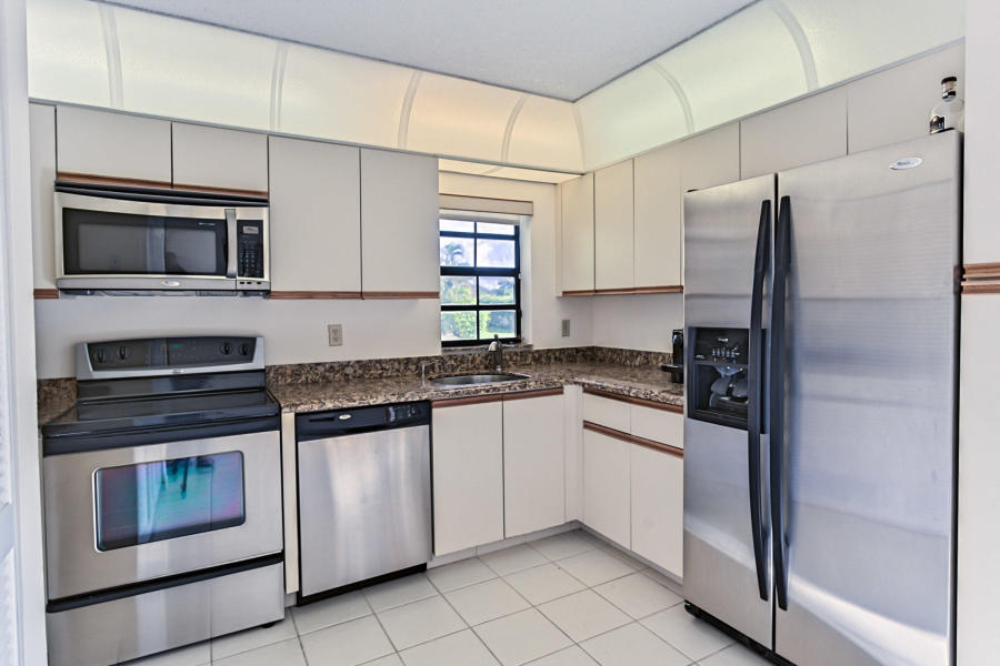 THORNHILL GLEN - Residential Lease