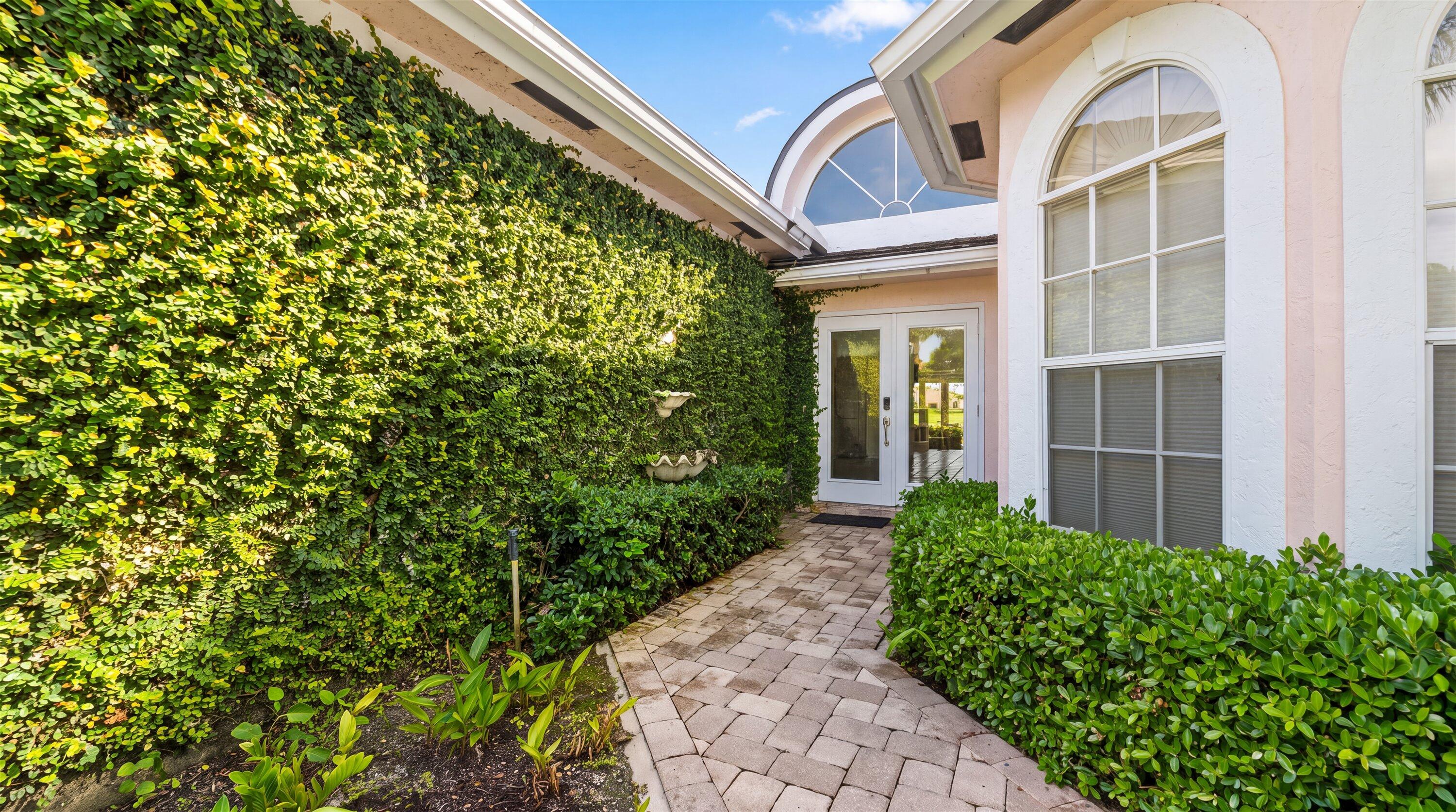 2443 Muir Circle