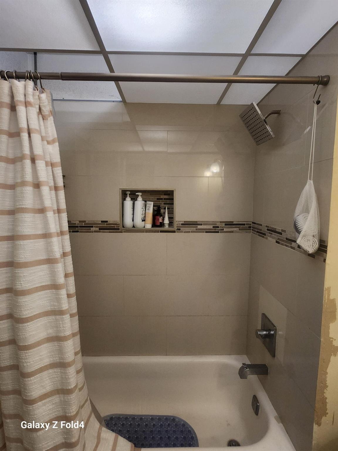 VERSAILLES GARDENS CONDO - Residential Lease