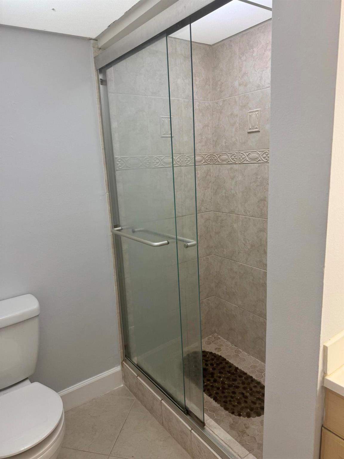 VERSAILLES GARDENS CONDO - Residential Lease