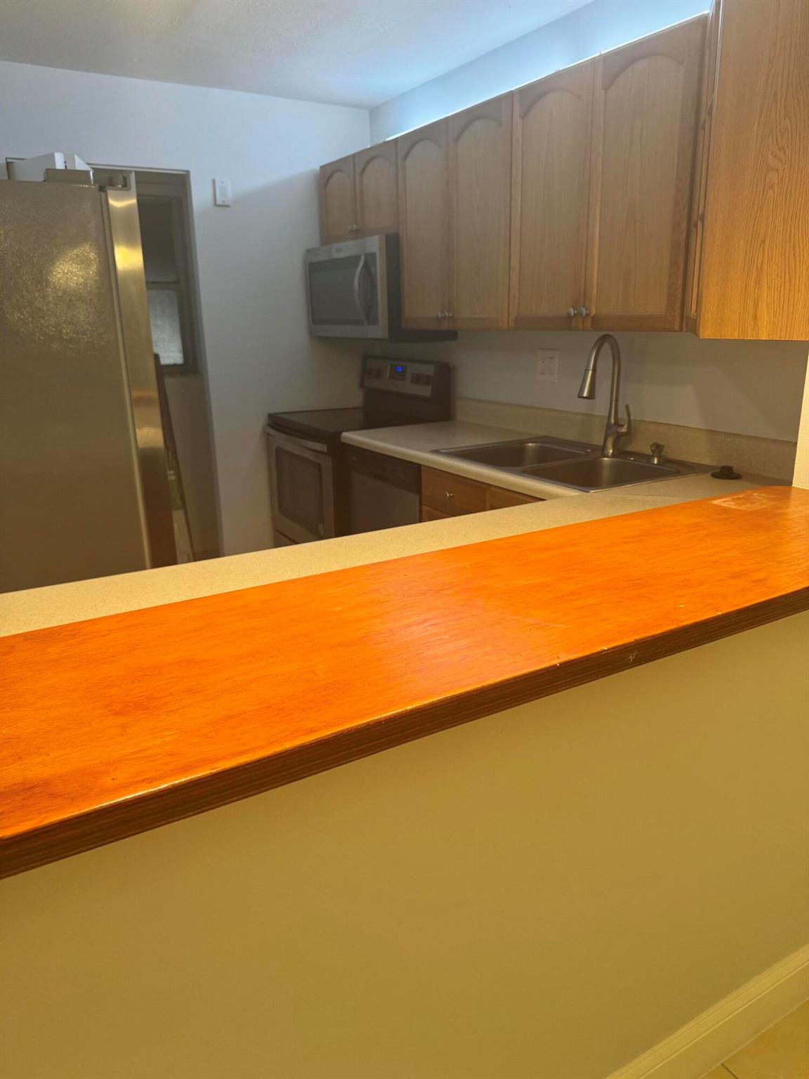 VERSAILLES GARDENS CONDO - Residential Lease