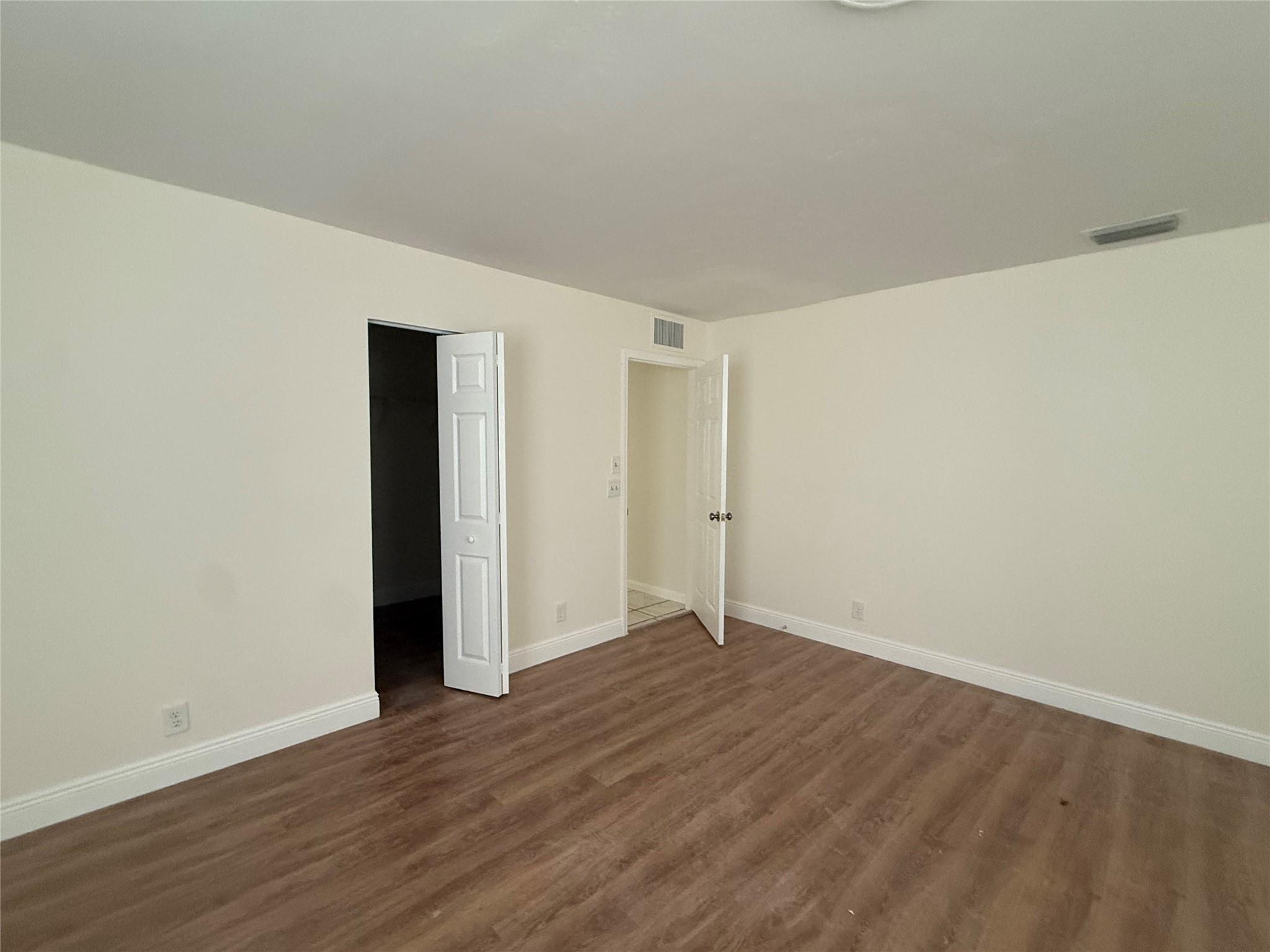 Park Manor 01 - Residential