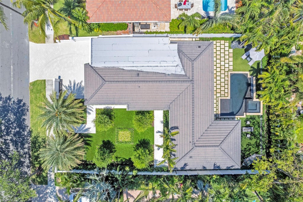 Photo of 2008 Admirals Way, Fort Lauderdale, FL 33316 (MLS # B26084872)