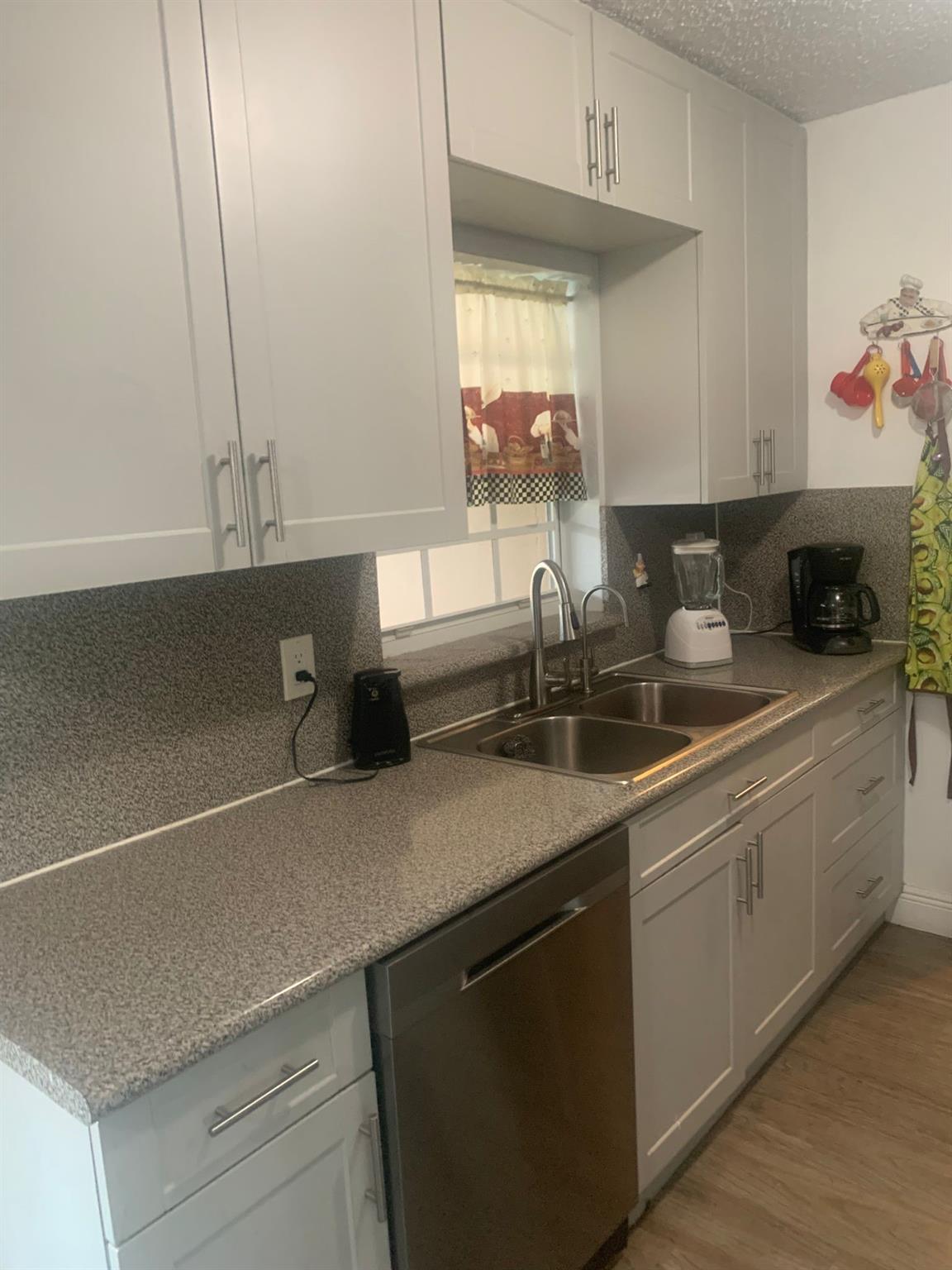 Beautiful Family Home – Move-In Ready!
This stunning home is perfect for new buyers! Featuring a renovated kitchen and bathrooms, this property offers both style and comfort. Enjoy a spacious, fenced backyard with a large deck and a refreshing swimming pool – ideal for family gatherings, entertaining, or pets.
Located in an excellent neighborhood close to the Turnpike and within a top-rated school district, this home offers bright natural light, a large parking area, and a functional, open layout that maximizes living space.
? Key Features:
Renovated kitchen & bathrooms
Fenced backyard with deck
Private swimming pool
Spacious parking area
Bright, open living spaces
Great location near top schools & major roads
Motivated seller – Showings by appointment only.