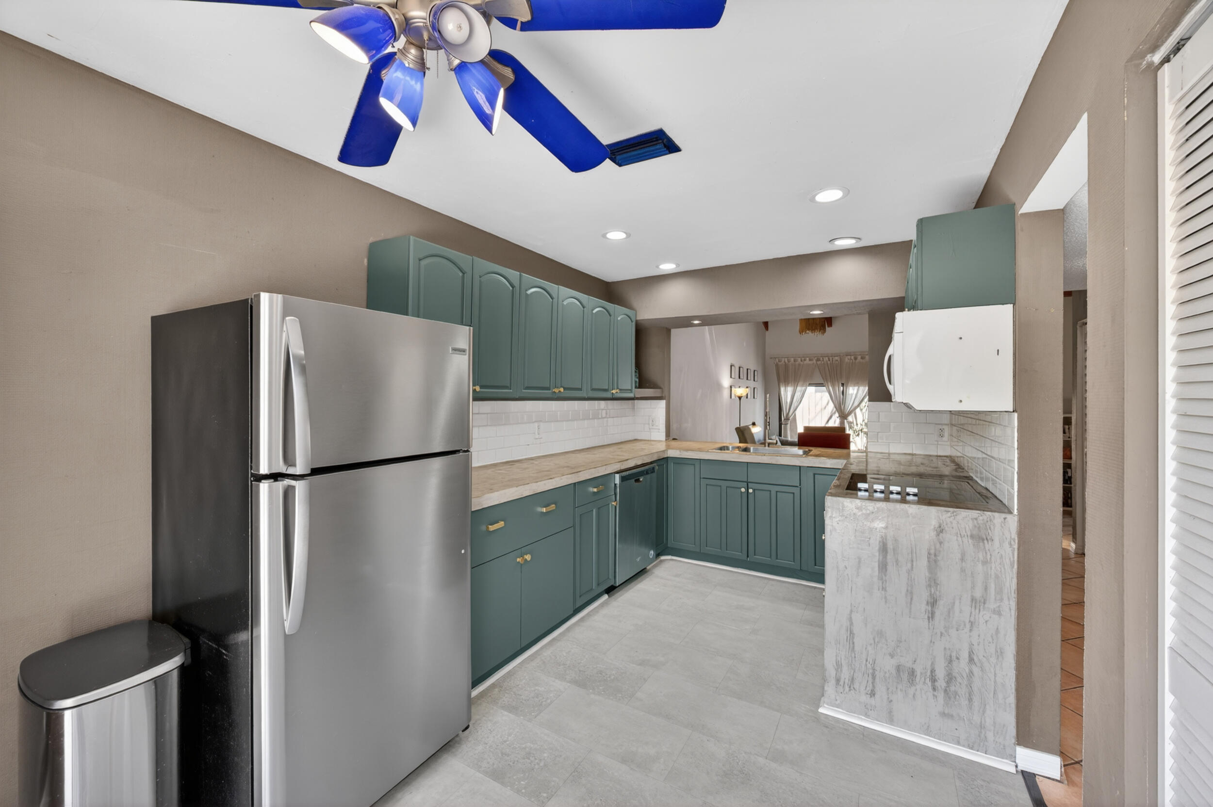 ESCAPE AT ARROWHEAD - Residential