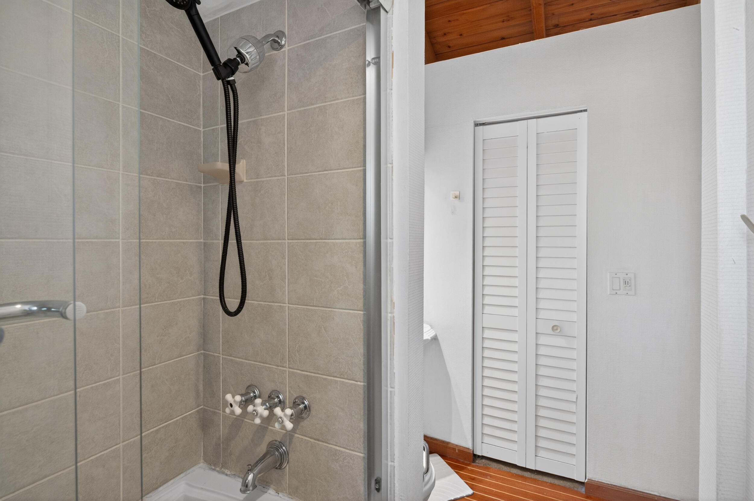 ESCAPE AT ARROWHEAD - Residential