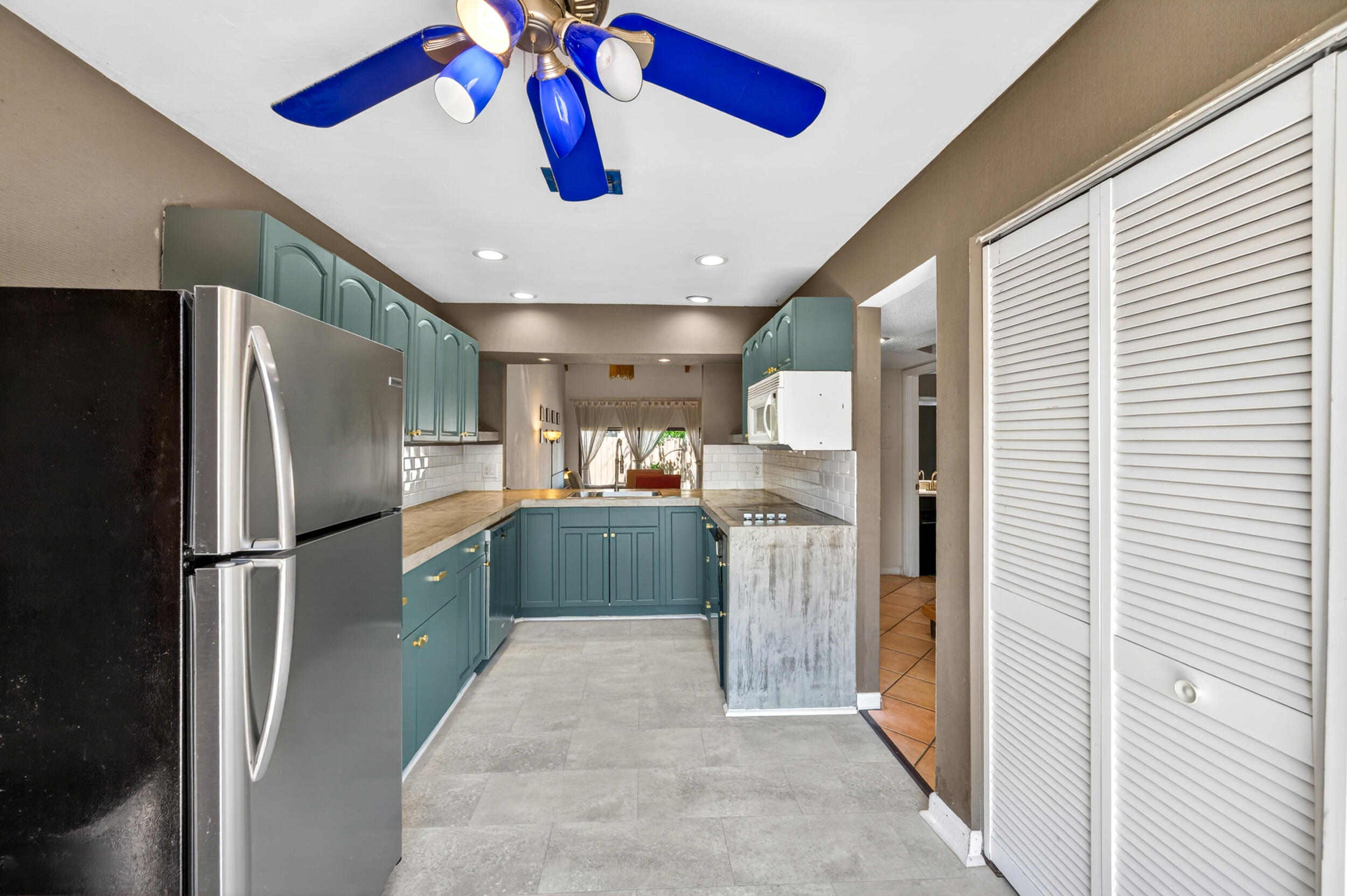 ESCAPE AT ARROWHEAD - Residential