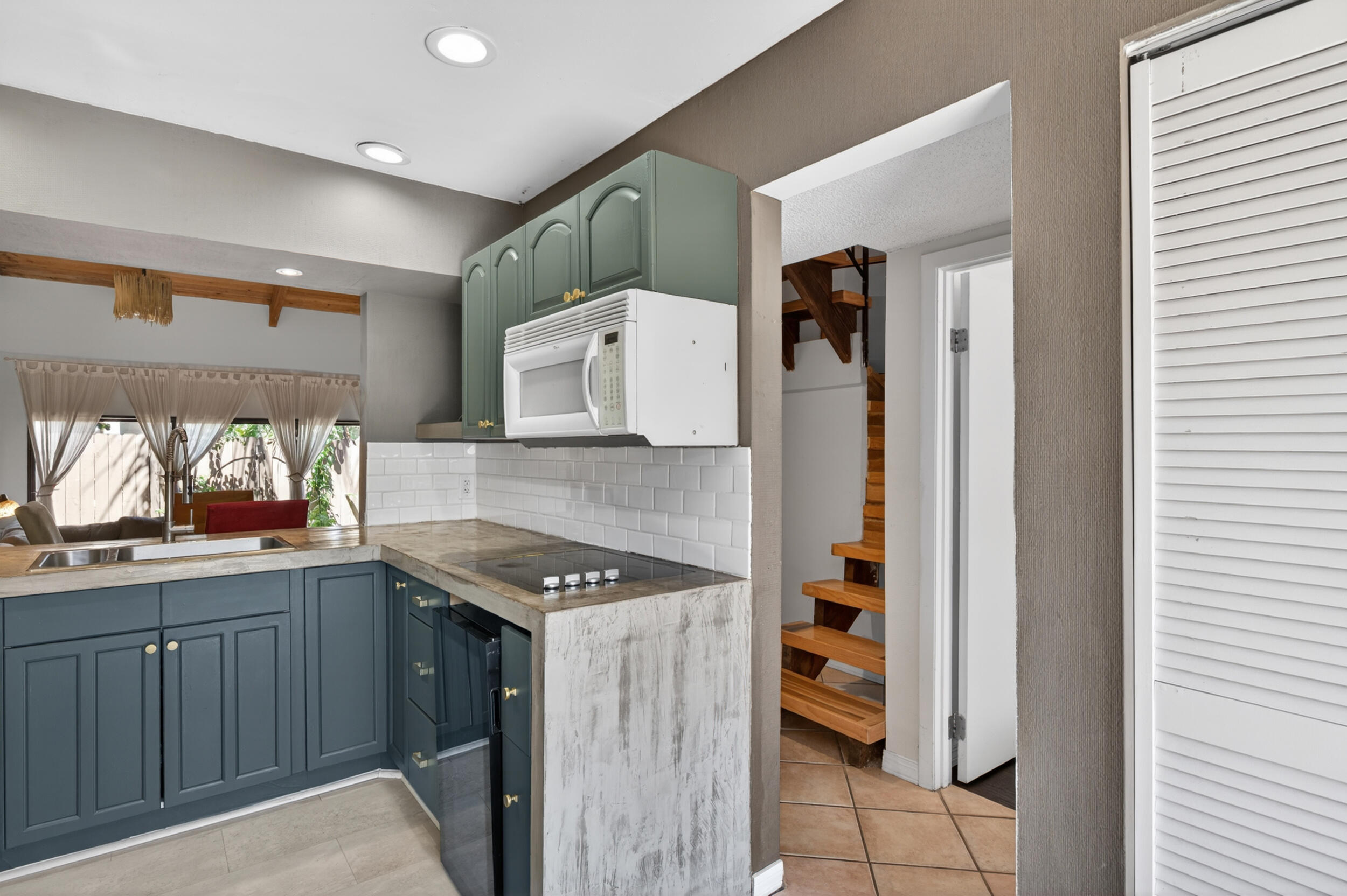 ESCAPE AT ARROWHEAD - Residential