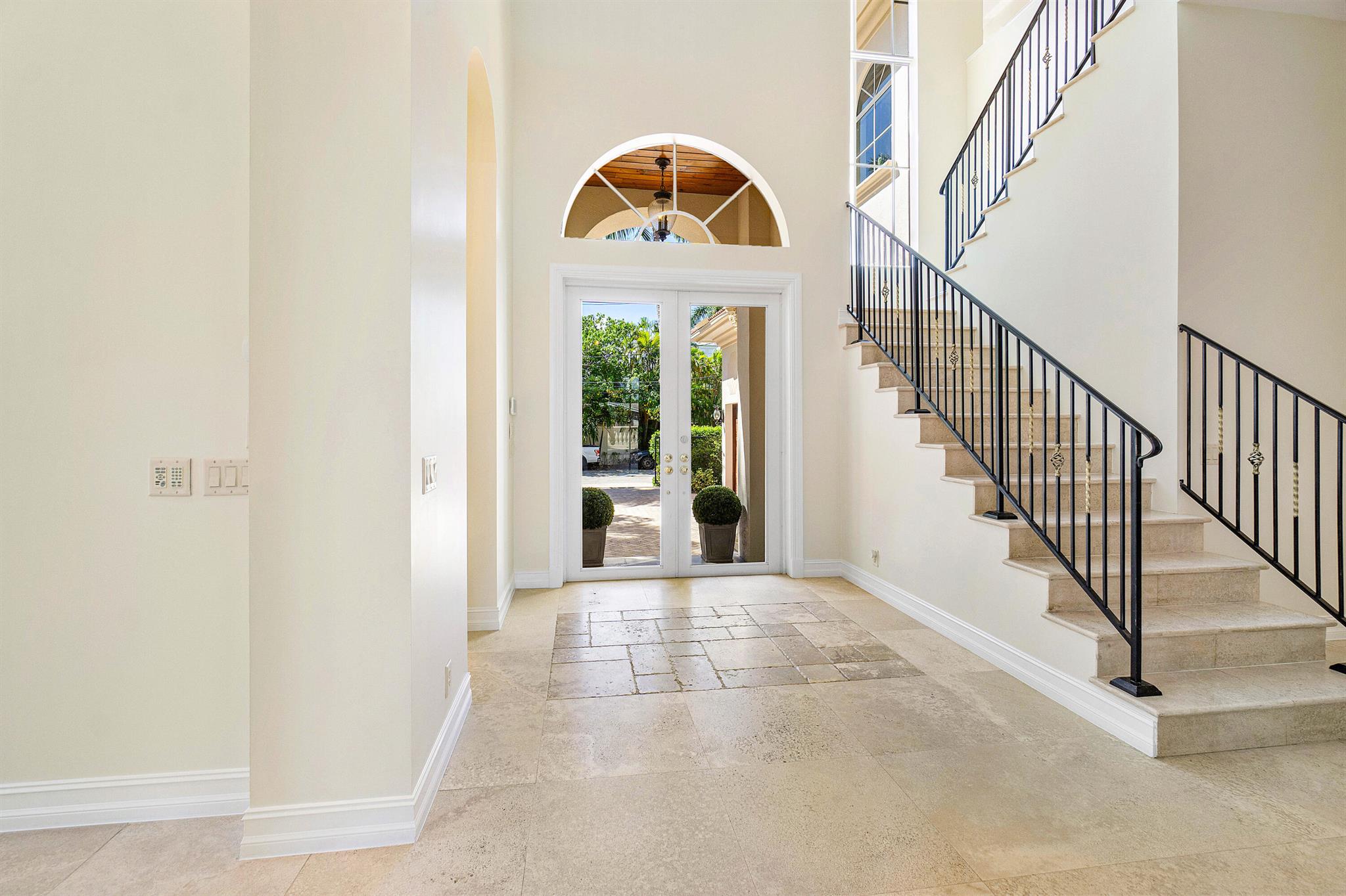 RIO DEL REY SHORES - Residential