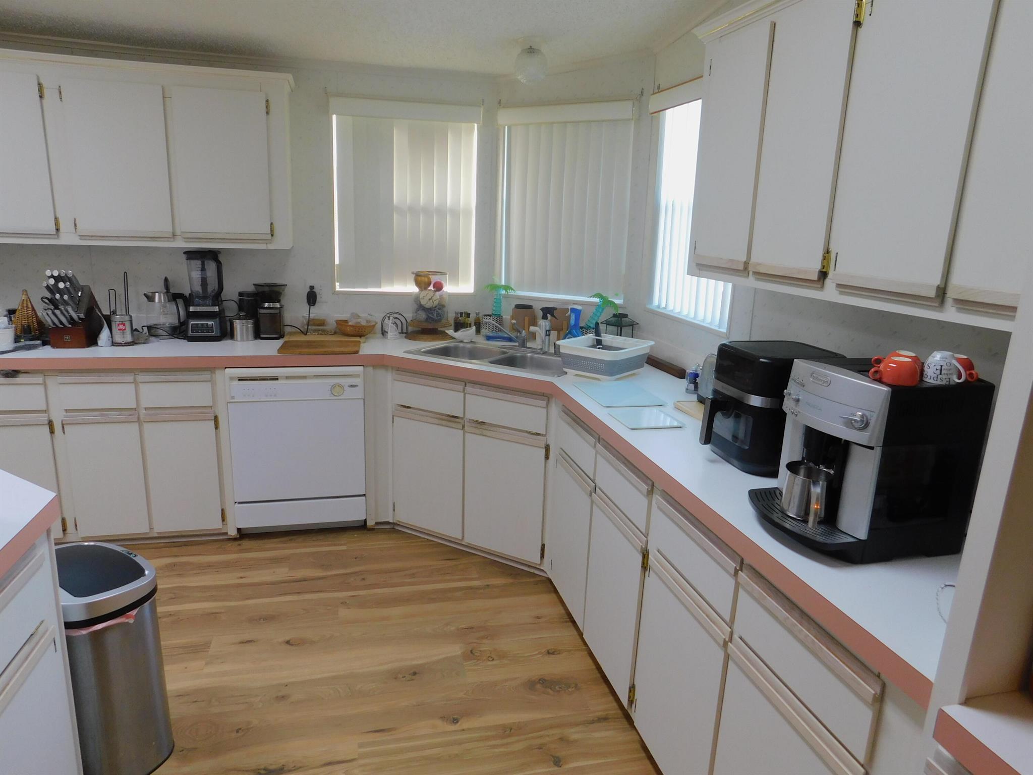 TROPICAL ISLES - Residential